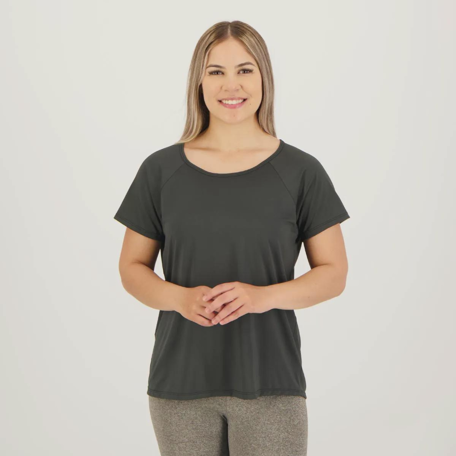 Kit 2 Camisetas Selene Dryfit Básica Feminina - Foto 4