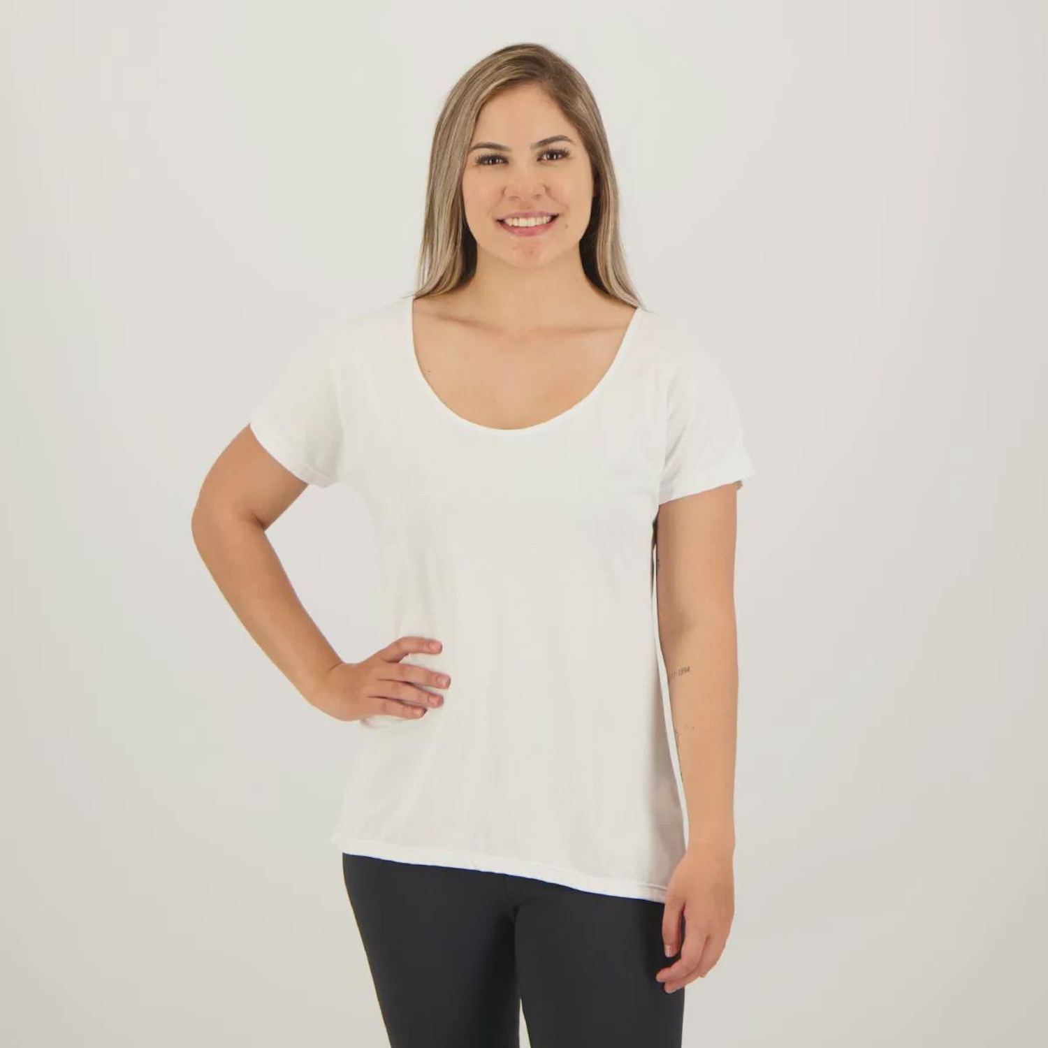 Kit 3 Camisetas Selene Dryfit Básica Feminina - Foto 4