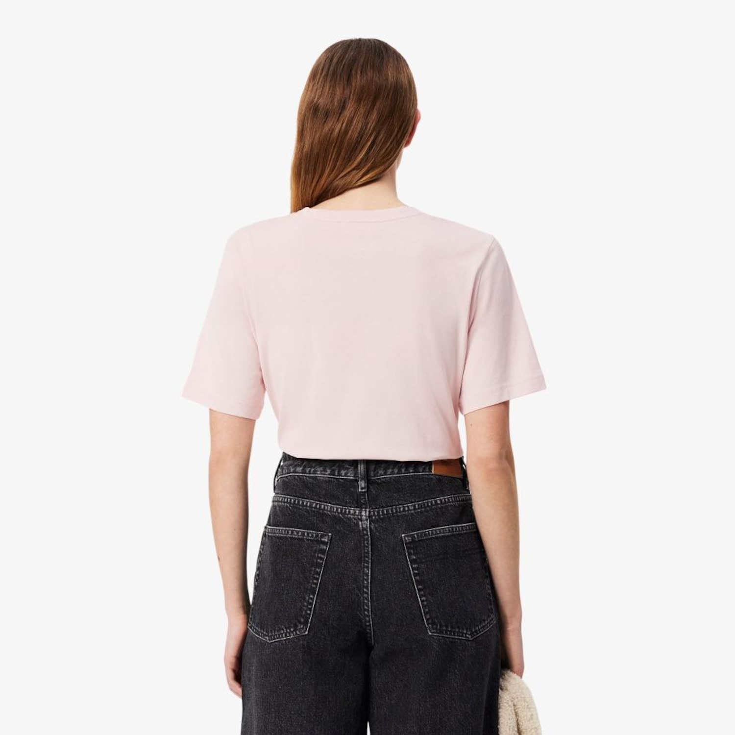 Camiseta de Algodão com Gola V e Caimento Relaxado Lacoste Feminina - Foto 3