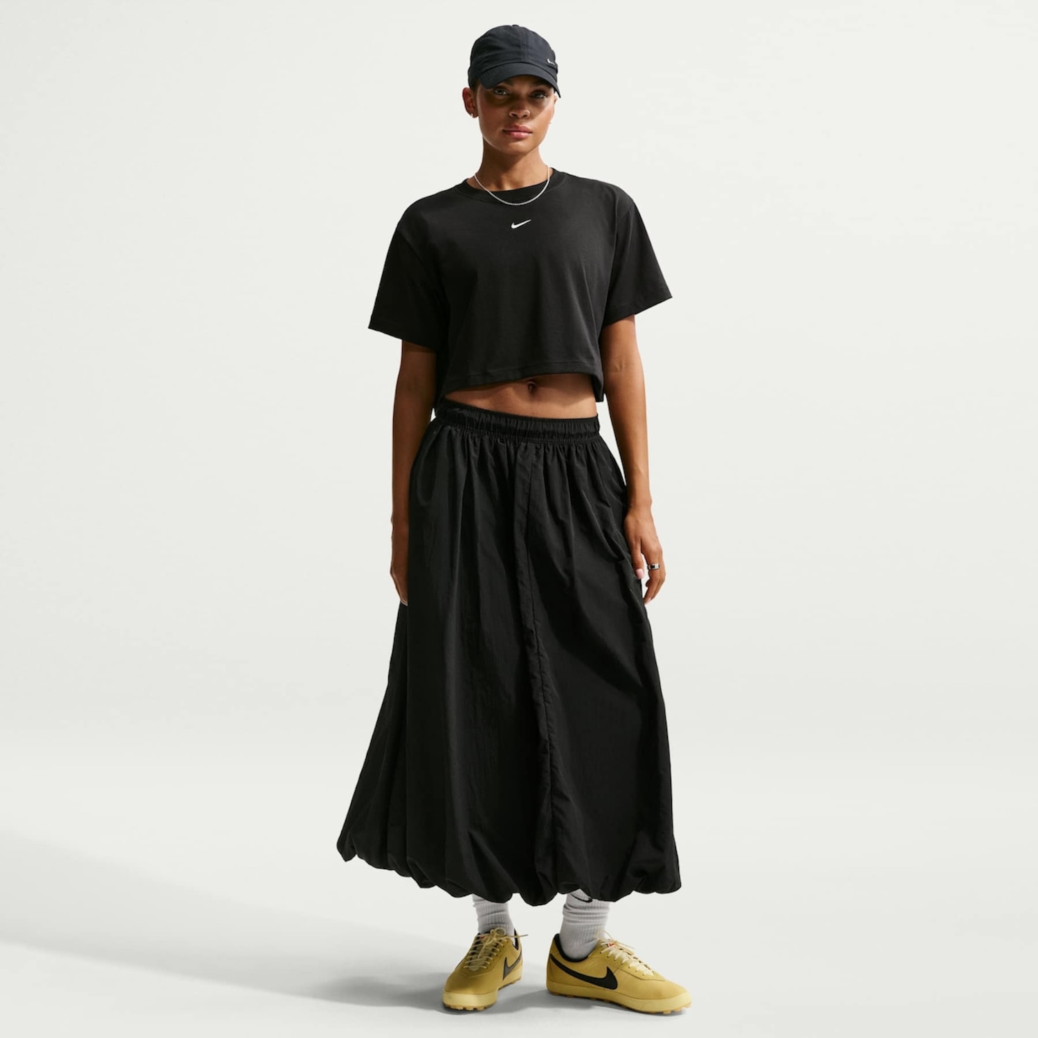 Camiseta Cropped Nike Sportswear Classic Feminina - Foto 4