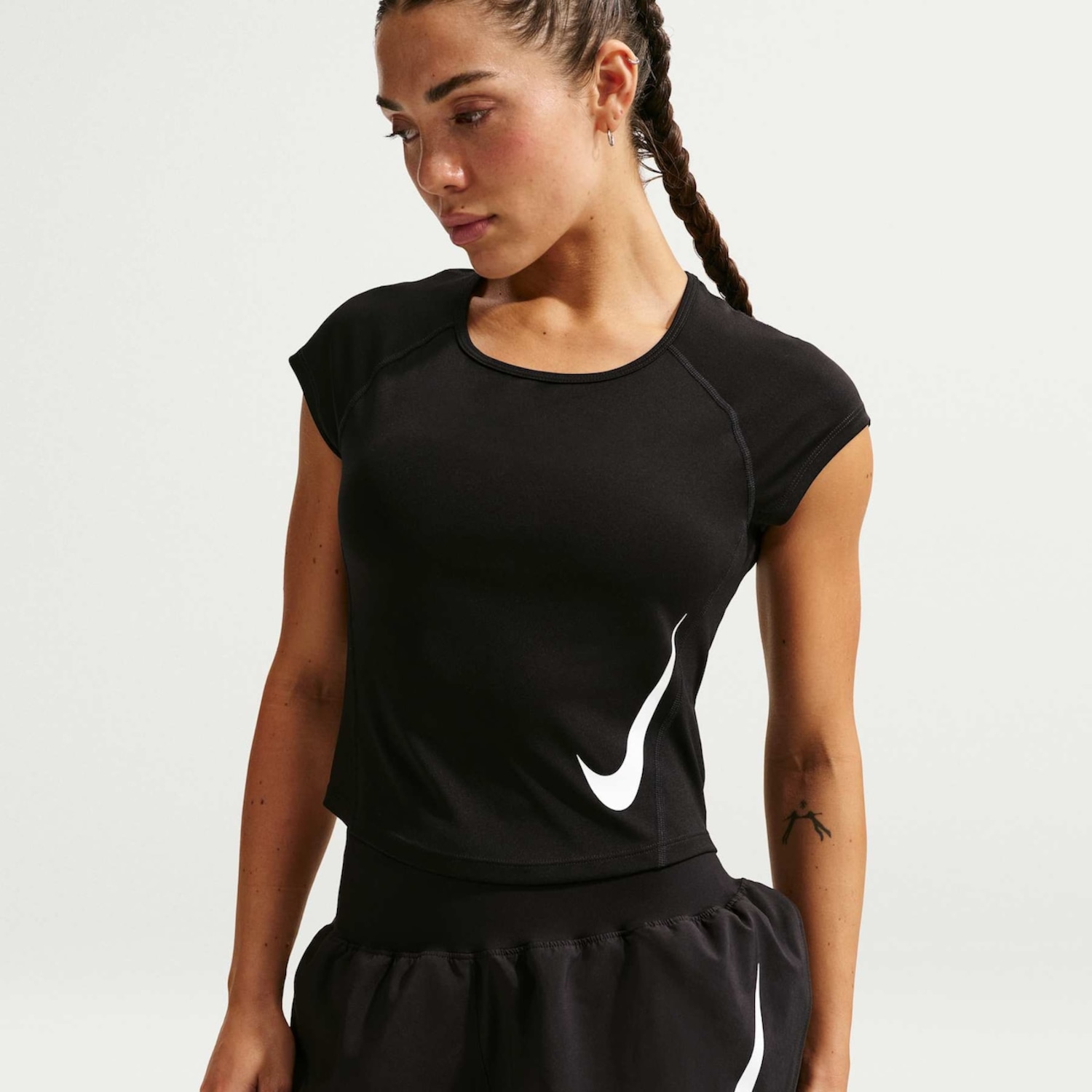 Camiseta Cropped Dri-FIT Nike Tempo Swoosh Feminina - Foto 1