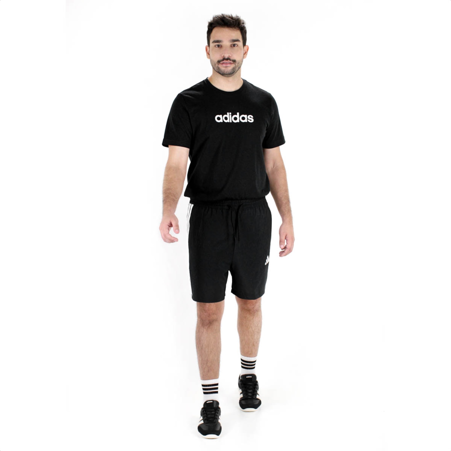 Bermuda Essential Três Listras adidas Masculino - Foto 1