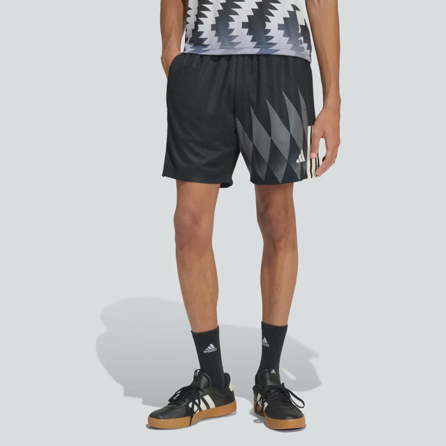 Shorts adidas Tiro CG Masculino - Foto 1