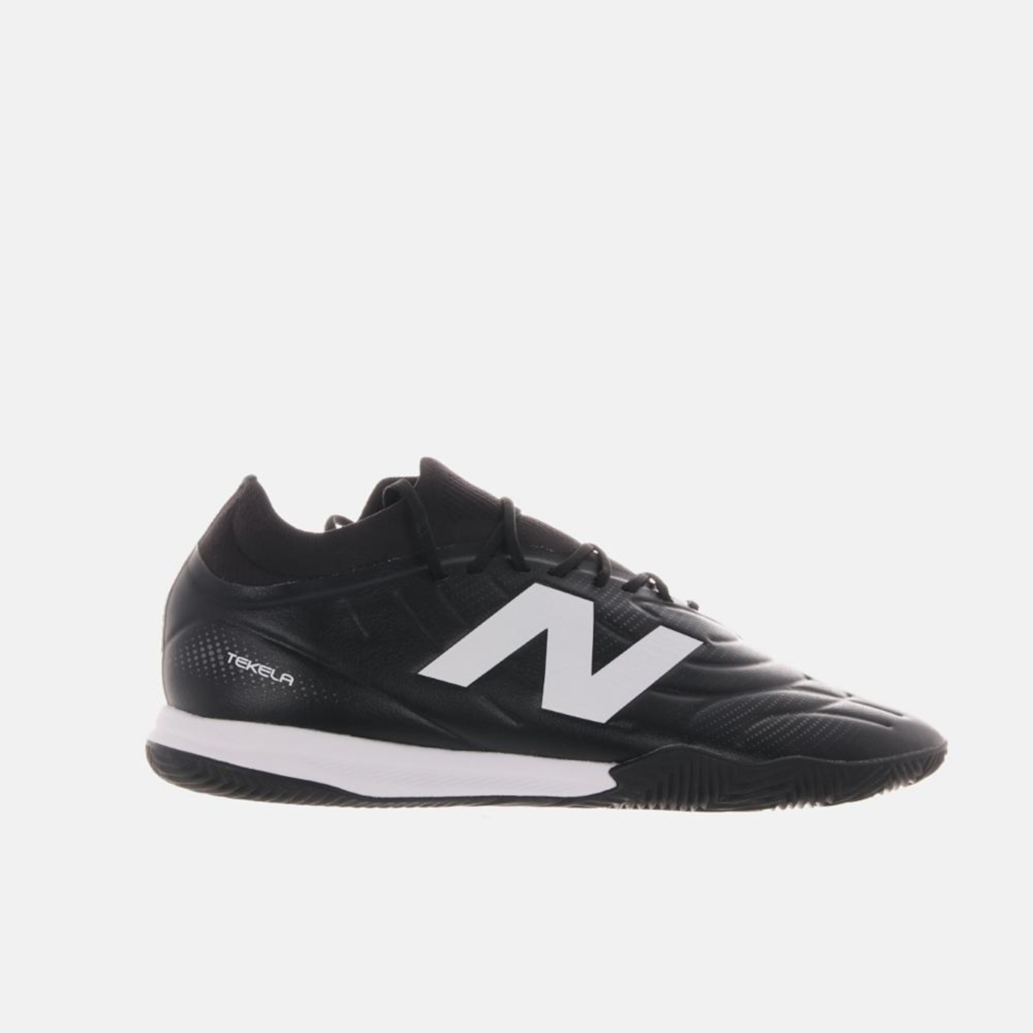 Chuteira de Futsal Unissex New Balance Tekela Team Low Laced In V5 - Foto 1