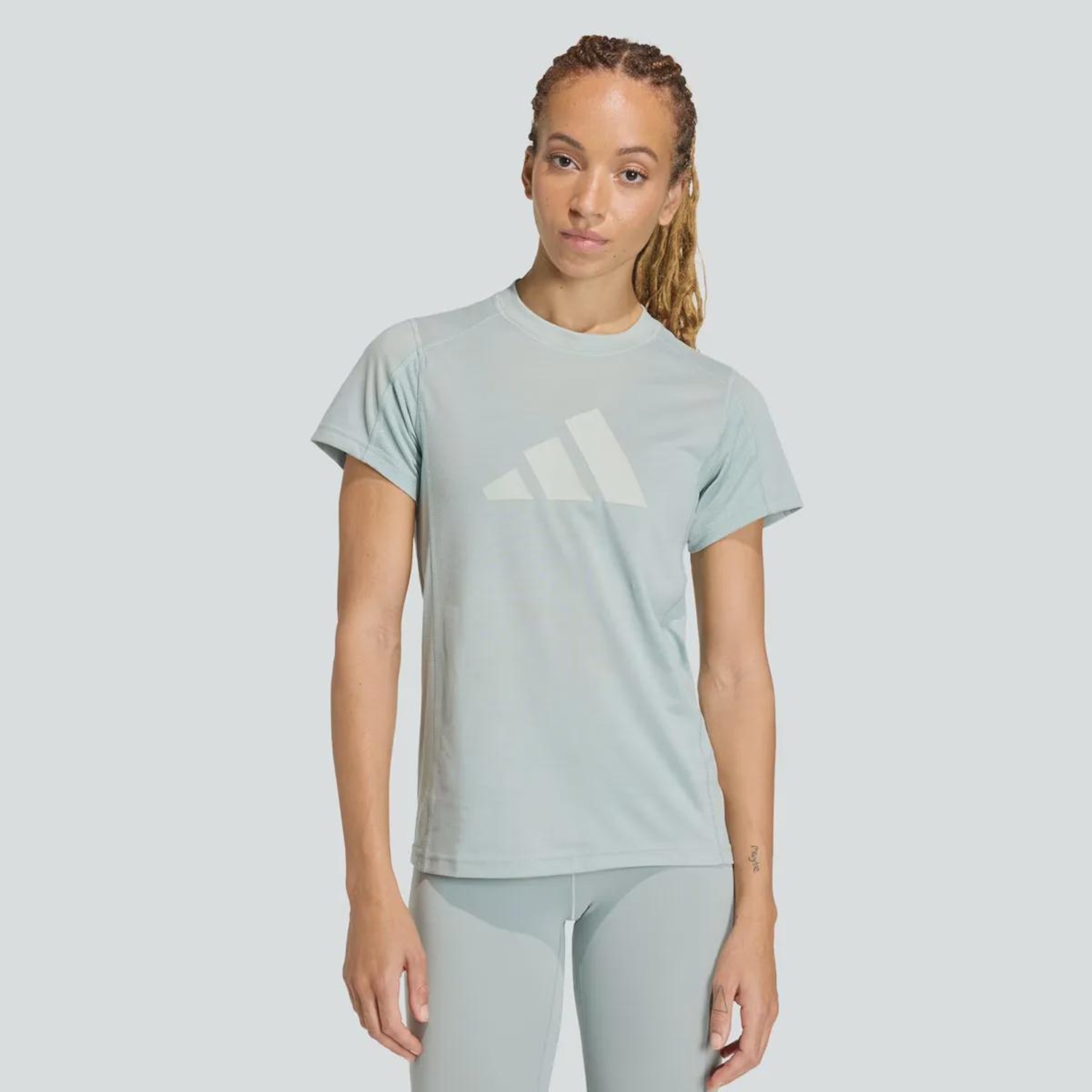 Camiseta Adidas Essentials Logo Feminina - Foto 1