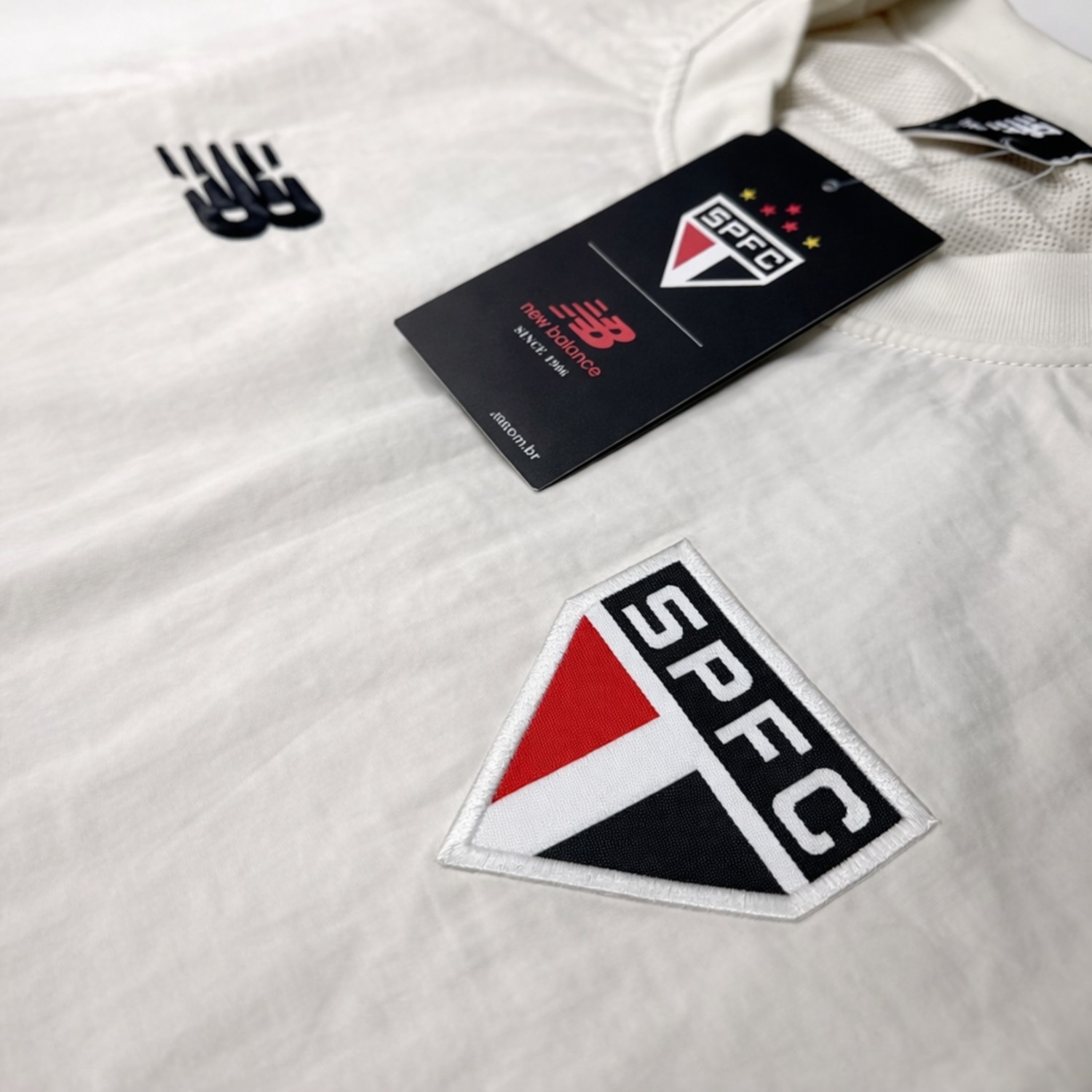Blusão do São Paulo 26/27 Viagem New Balance Masculina - Foto 3