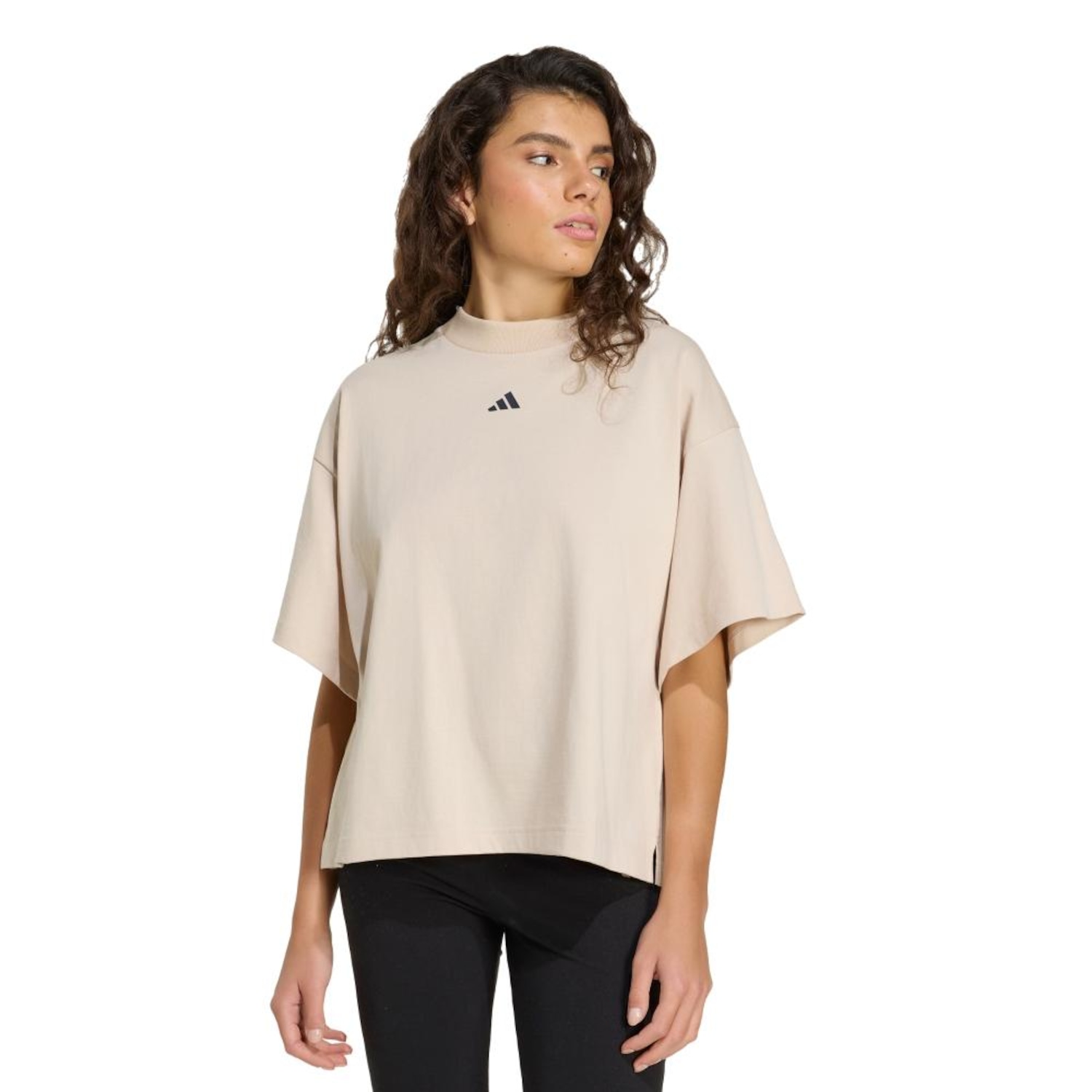 Camiseta Adidas Três Listras Studio Boyfriend Feminina - Foto 1