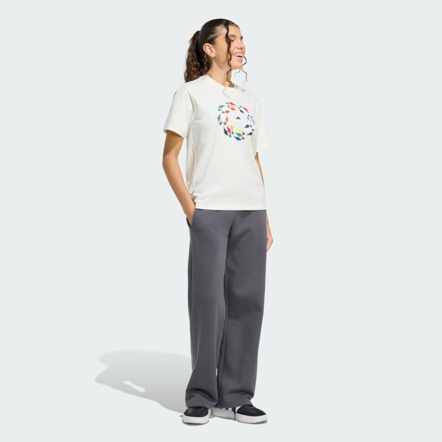 Camiseta adidas House of Tiro Graphic Feminina - Foto 4