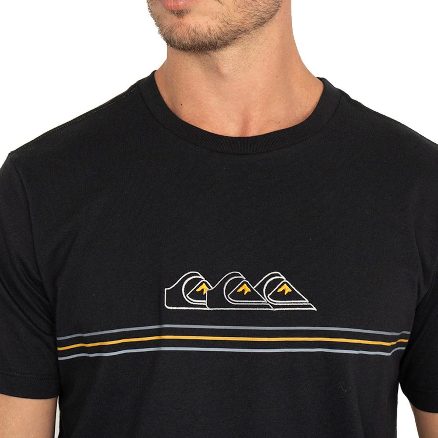 Camiseta Quiksilver Emb Three Logo - Masculina - Foto 3