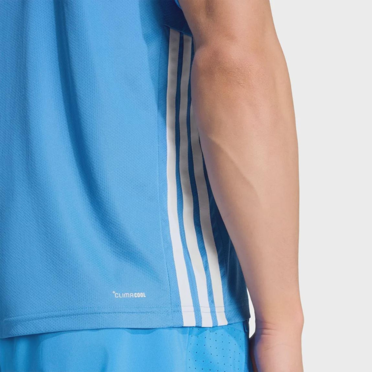 Camiseta adidas Workout Essentials Base 3 Listras - Masculina - Foto 3