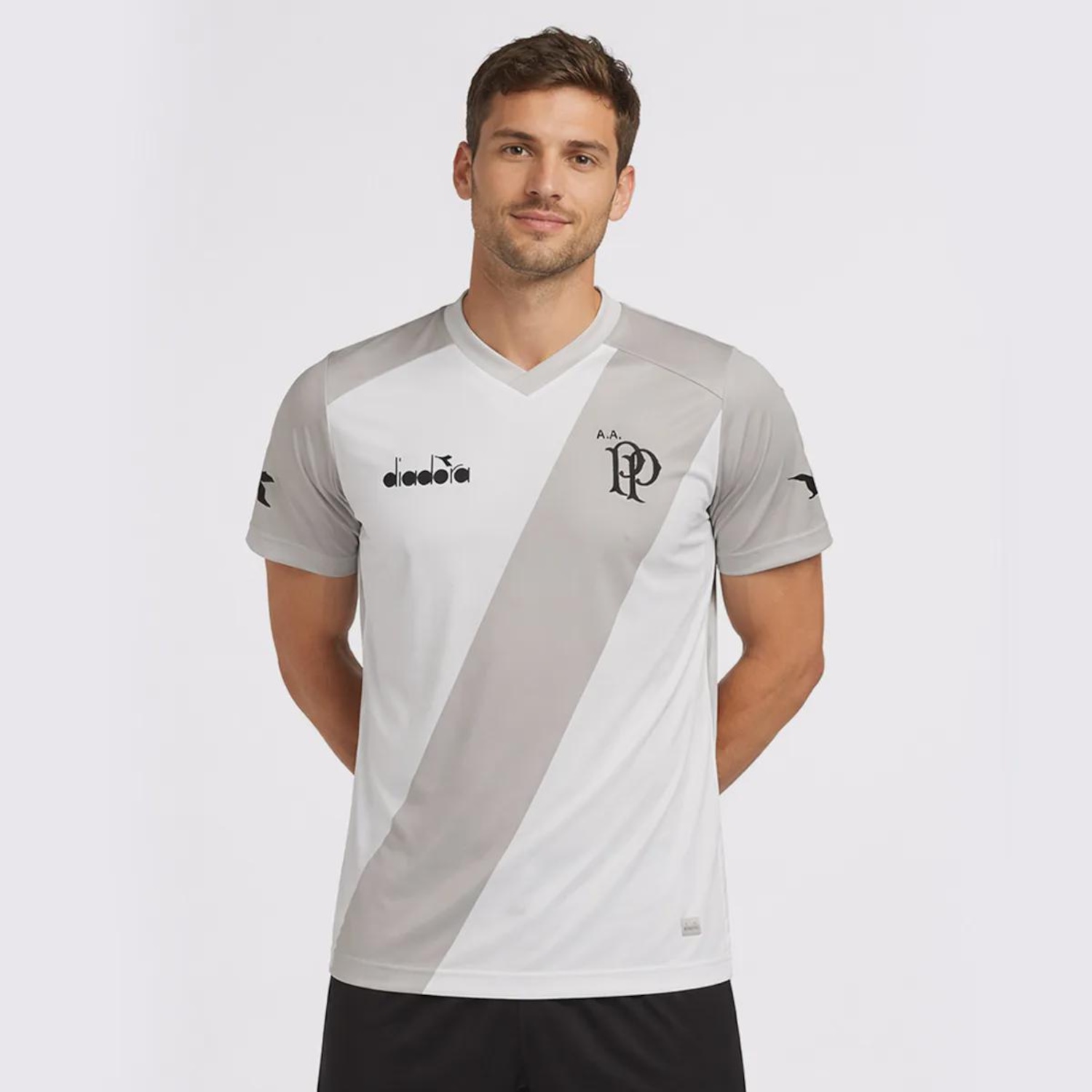 Camisa Ponte Preta Treino Comissão 2025 Diadora Masculina - Foto 1
