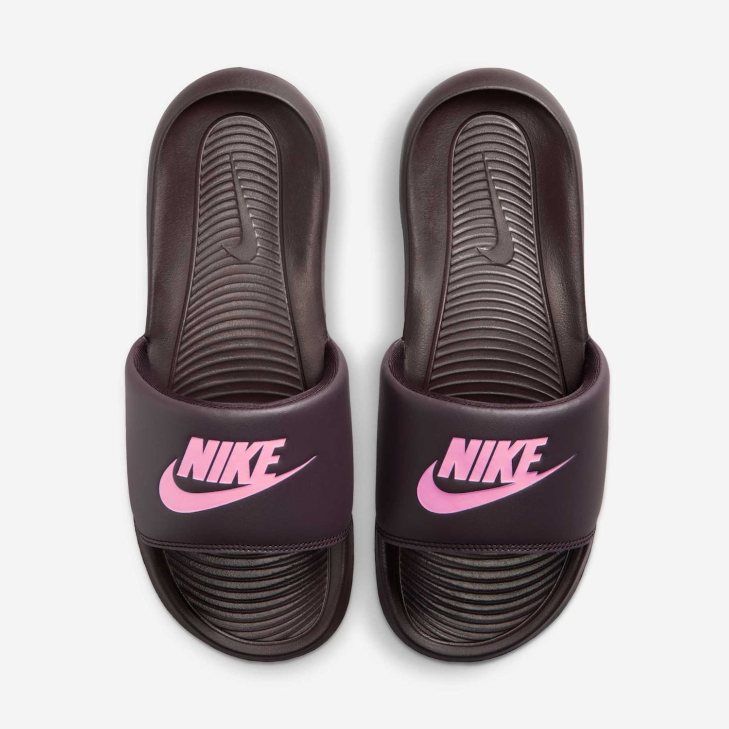 Chinelo Nike Victori One Feminino - Foto 1