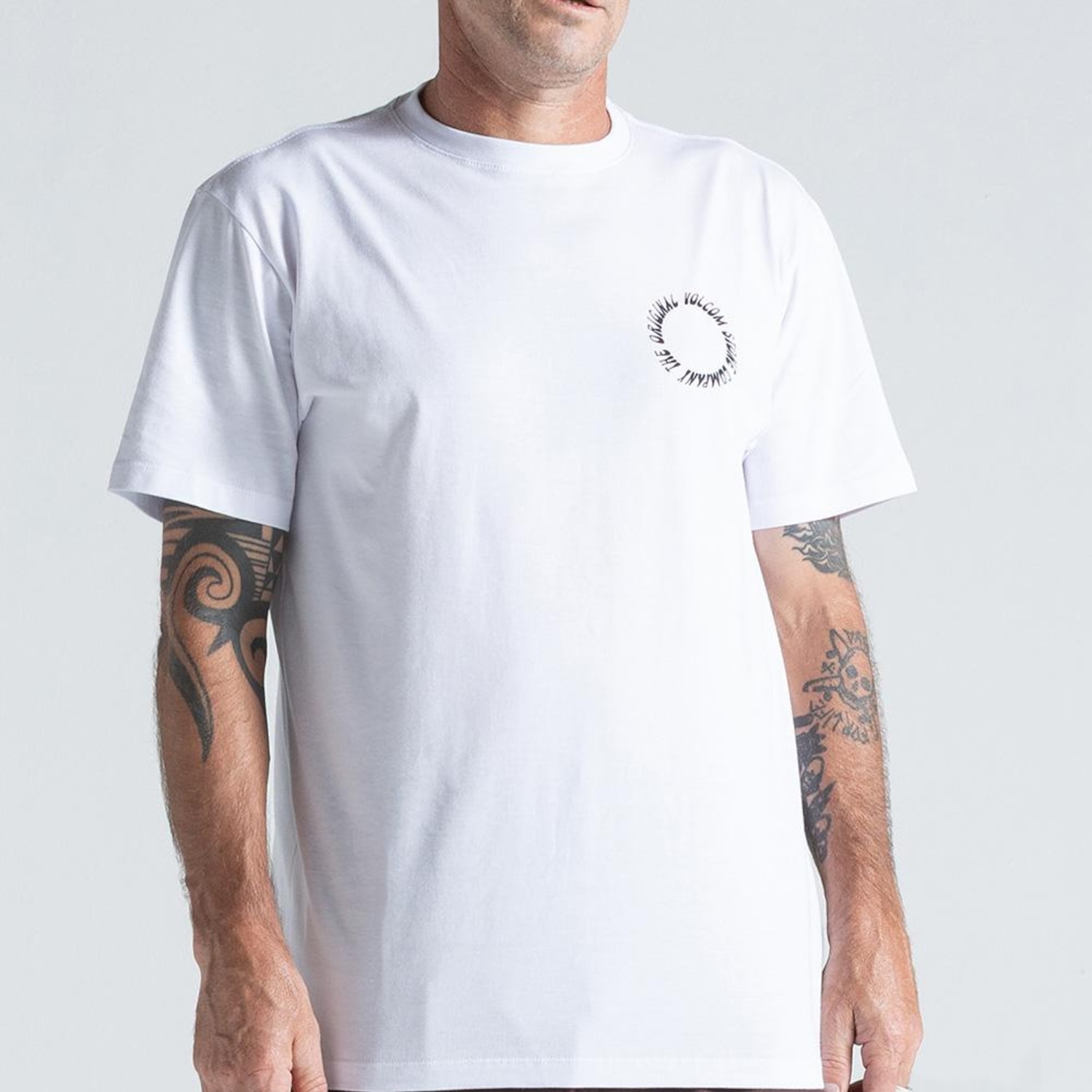 Camiseta Volcom Round Out WT26 Masculina Branco - Foto 1