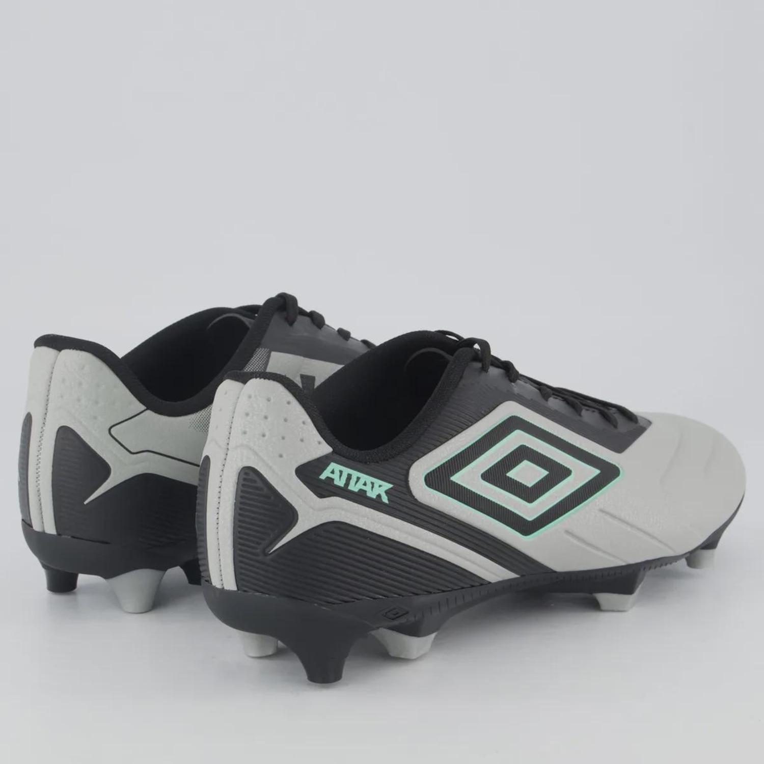 Chuteira de Campo Adulta Attak III Umbro - Foto 3