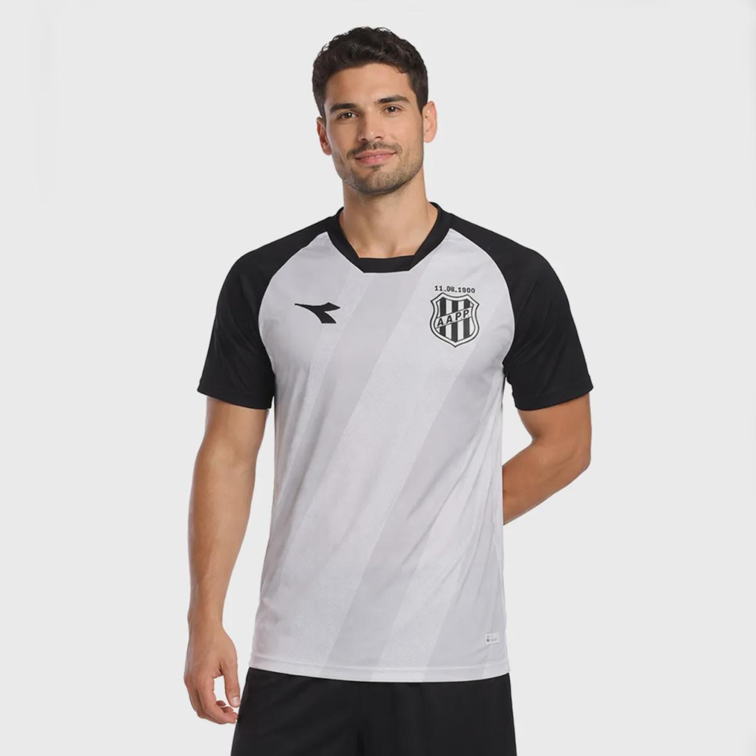 Camisa da Ponte Preta Treino Linha 2025 Diadora - Masculina - Foto 1