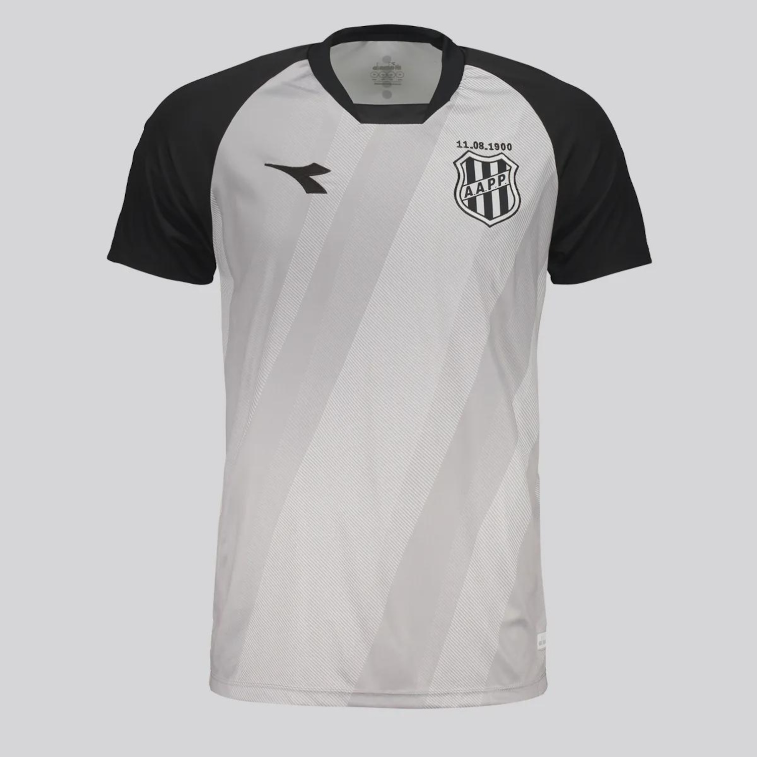 Camisa da Ponte Preta Treino Linha 2025 Diadora - Masculina - Foto 4