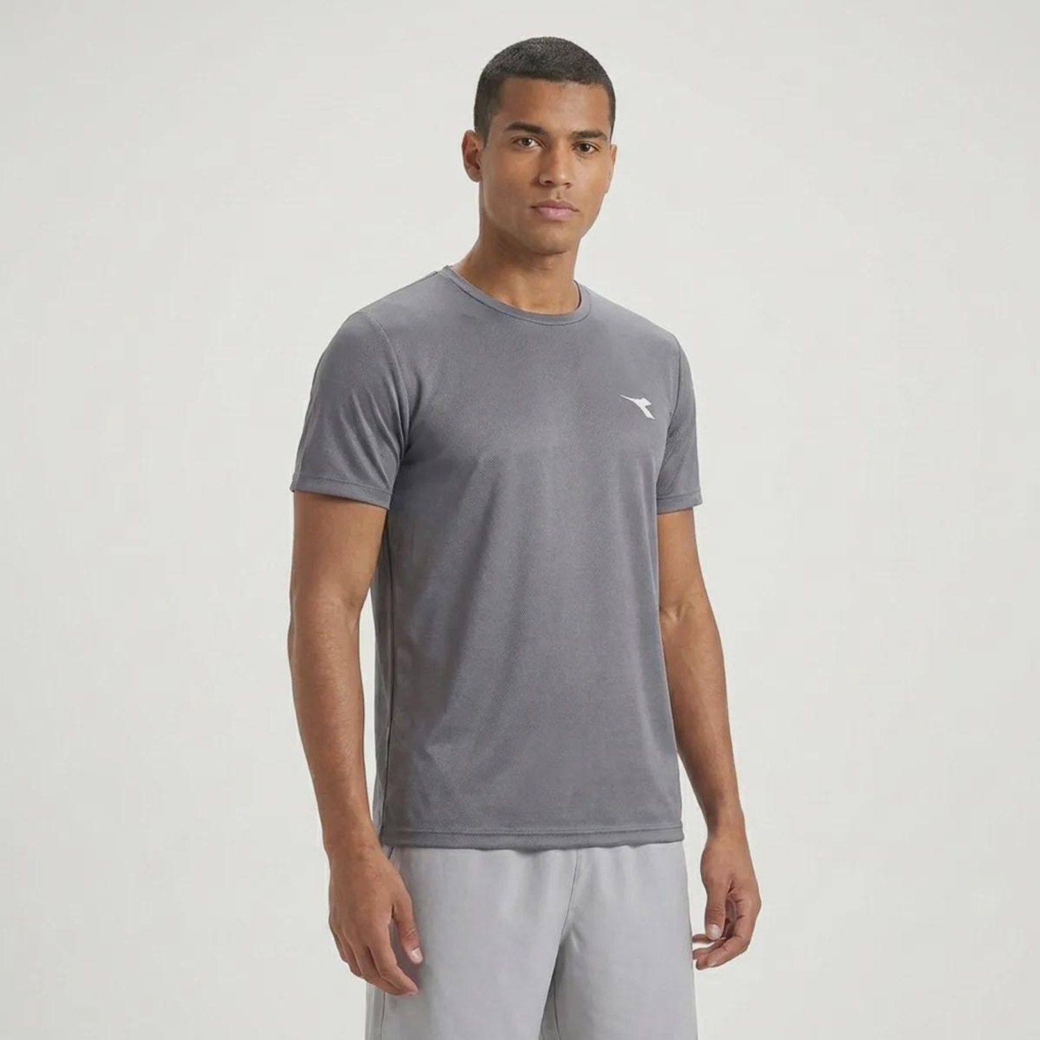 Camiseta Diadora Logo - Masculina - Foto 2