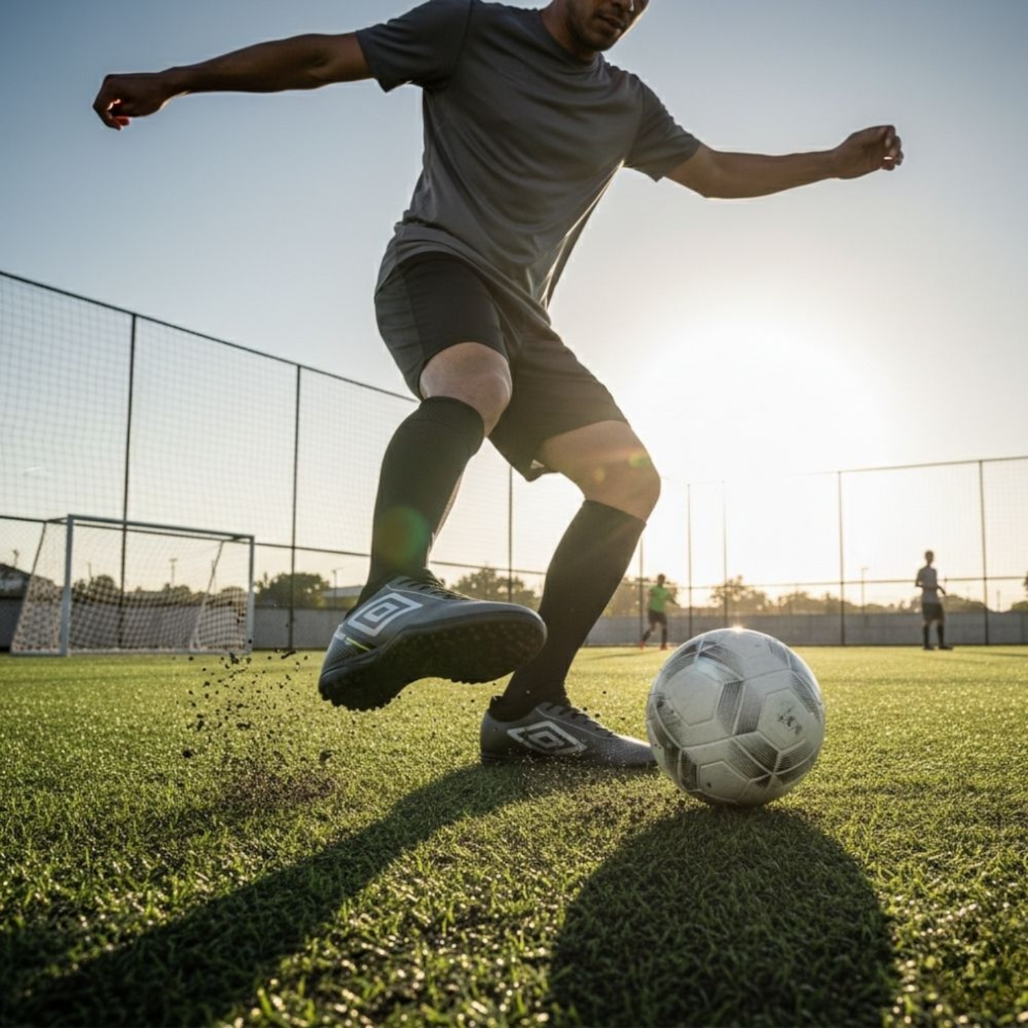Chuteira de Society Adulta Adamant Top Speed League - Umbro - Foto 2