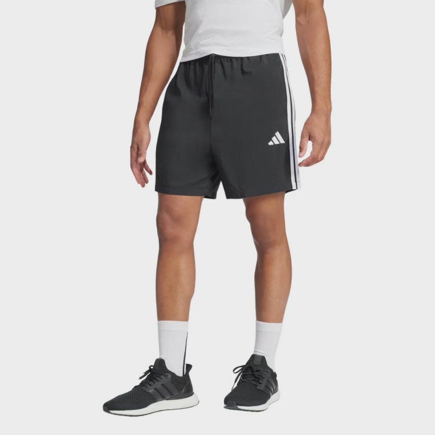 Short adidas Essential Três Listras Chelsea - Masculino - Foto 4