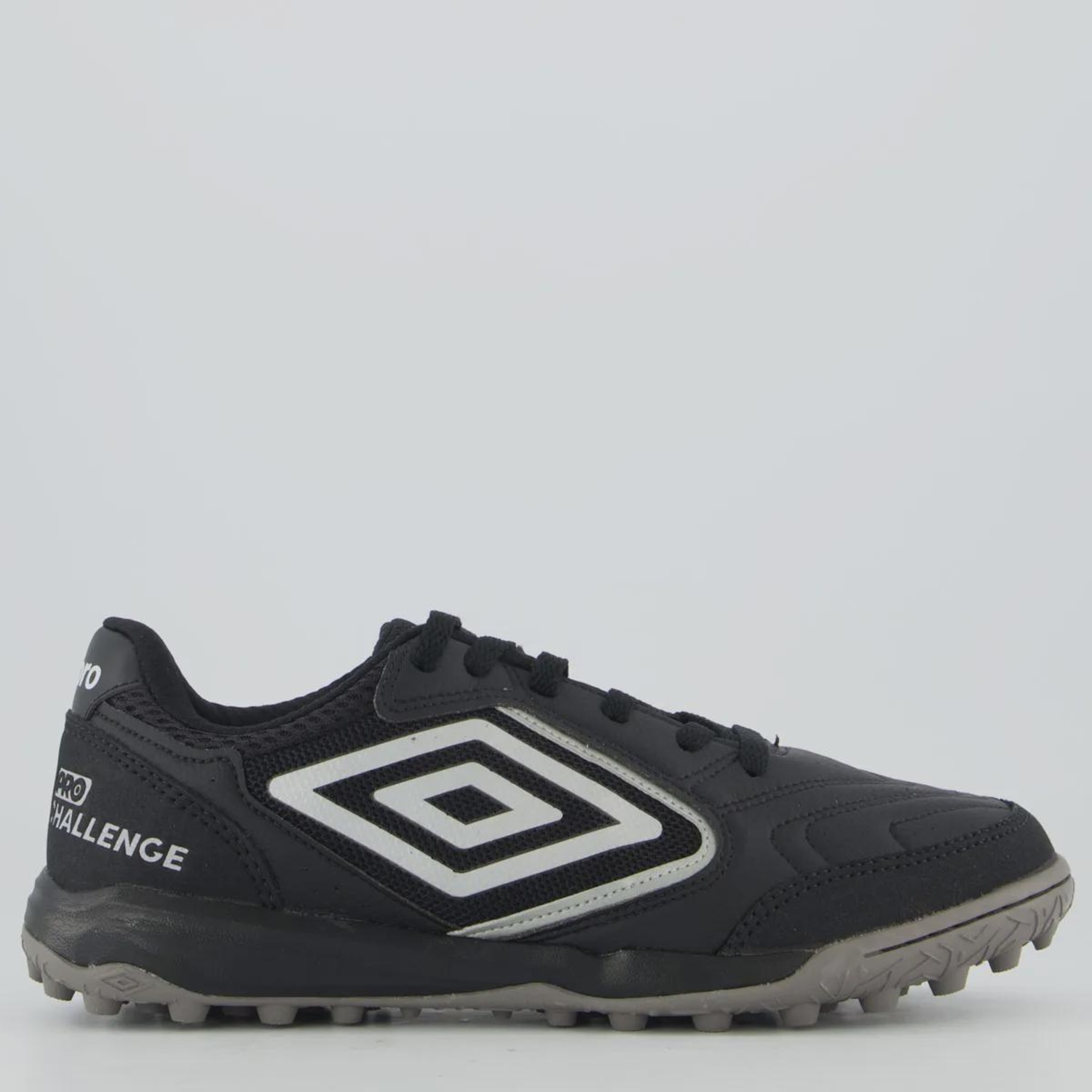Chuteira de Society Adulta Umbro Pro Challenge Uptake - Foto 1