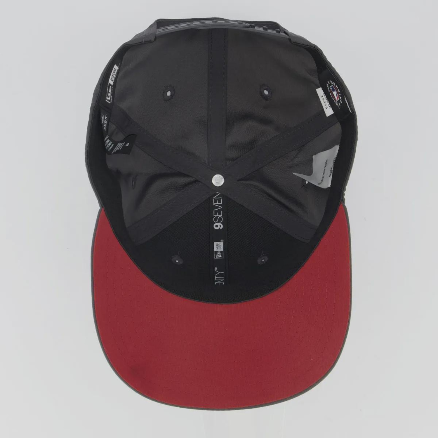 Boné Aba Curva New Era MLB New York Yankees Prolight Graphite Unissex - Foto 4