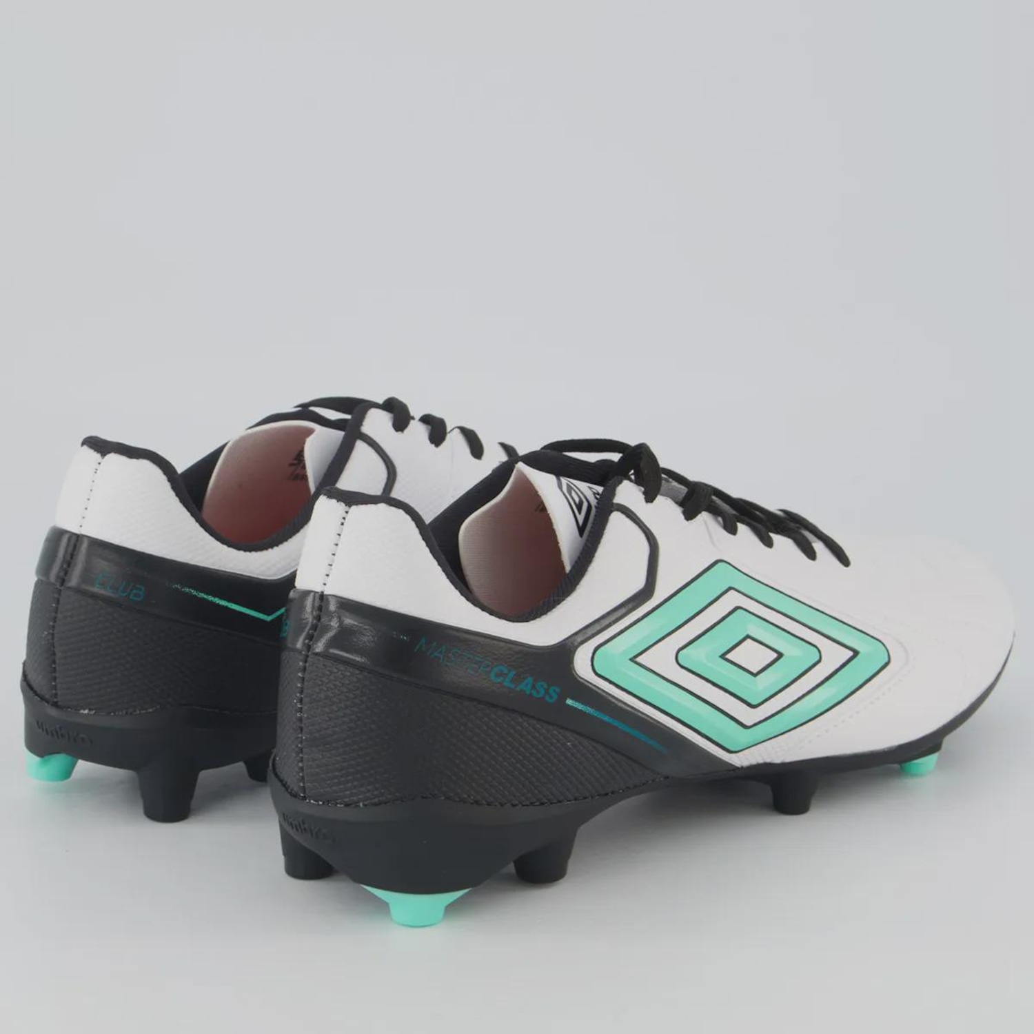 Chuteira de Campo Adulto Umbro Master Class Club - Foto 3