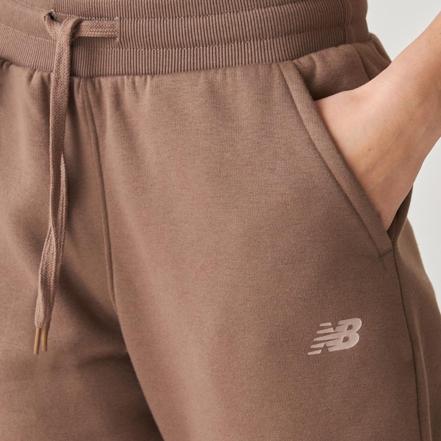 Calça New Balance Com Felpa Essentials Feminina - Foto 4