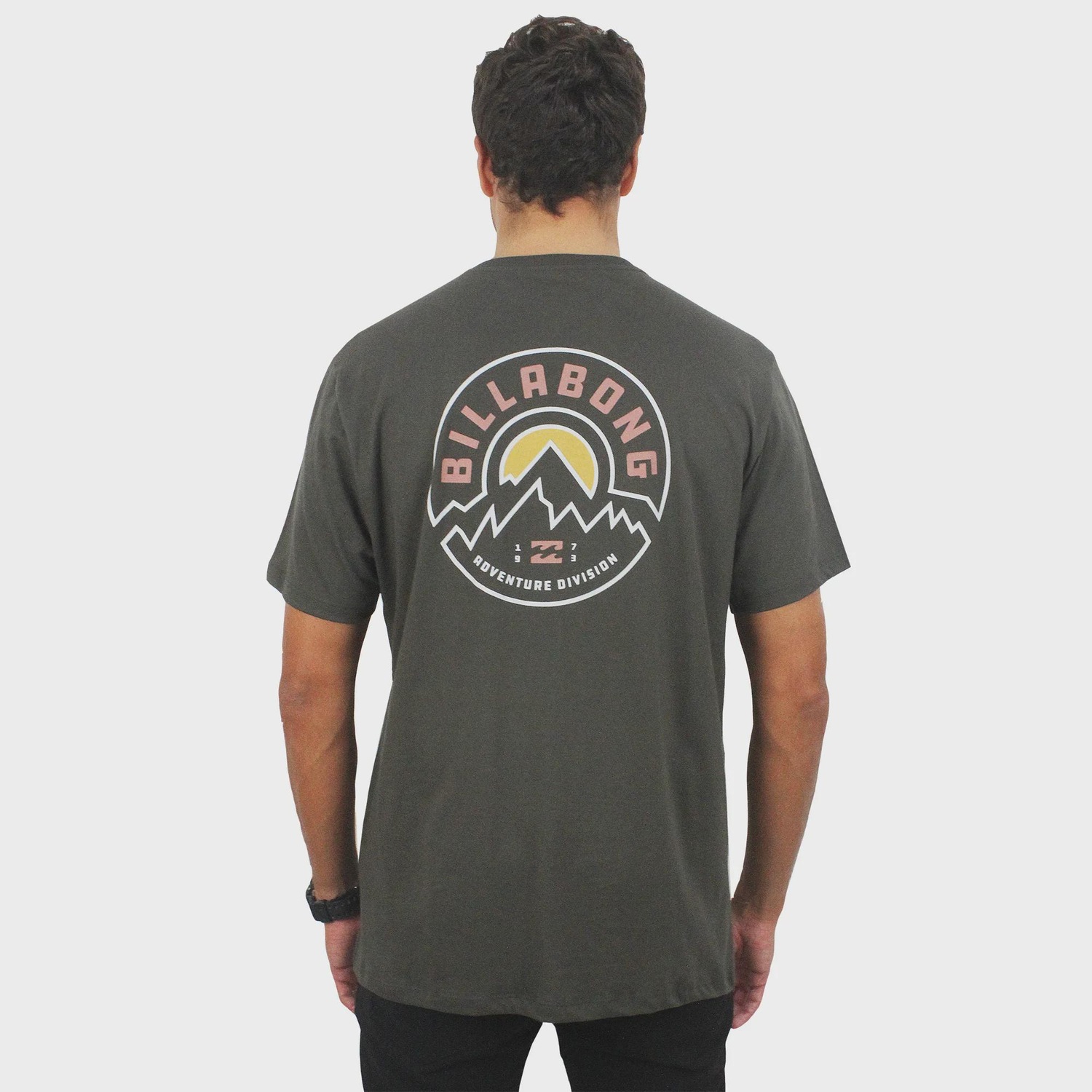 Camiseta Billabong Rockies I Dark Brown - Masculina - Foto 2