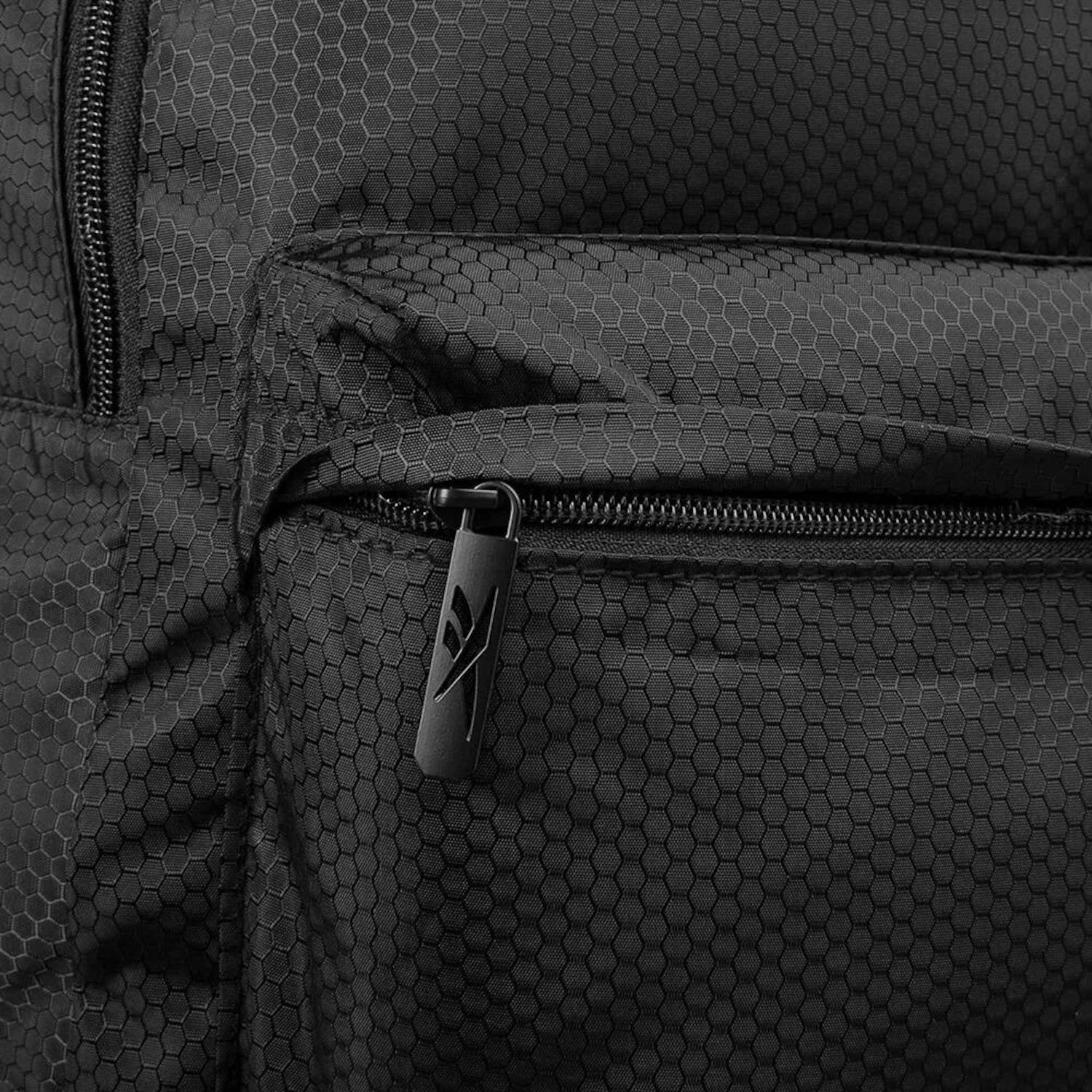 Mochila Reebok Element  - 22 Litros - Foto 4