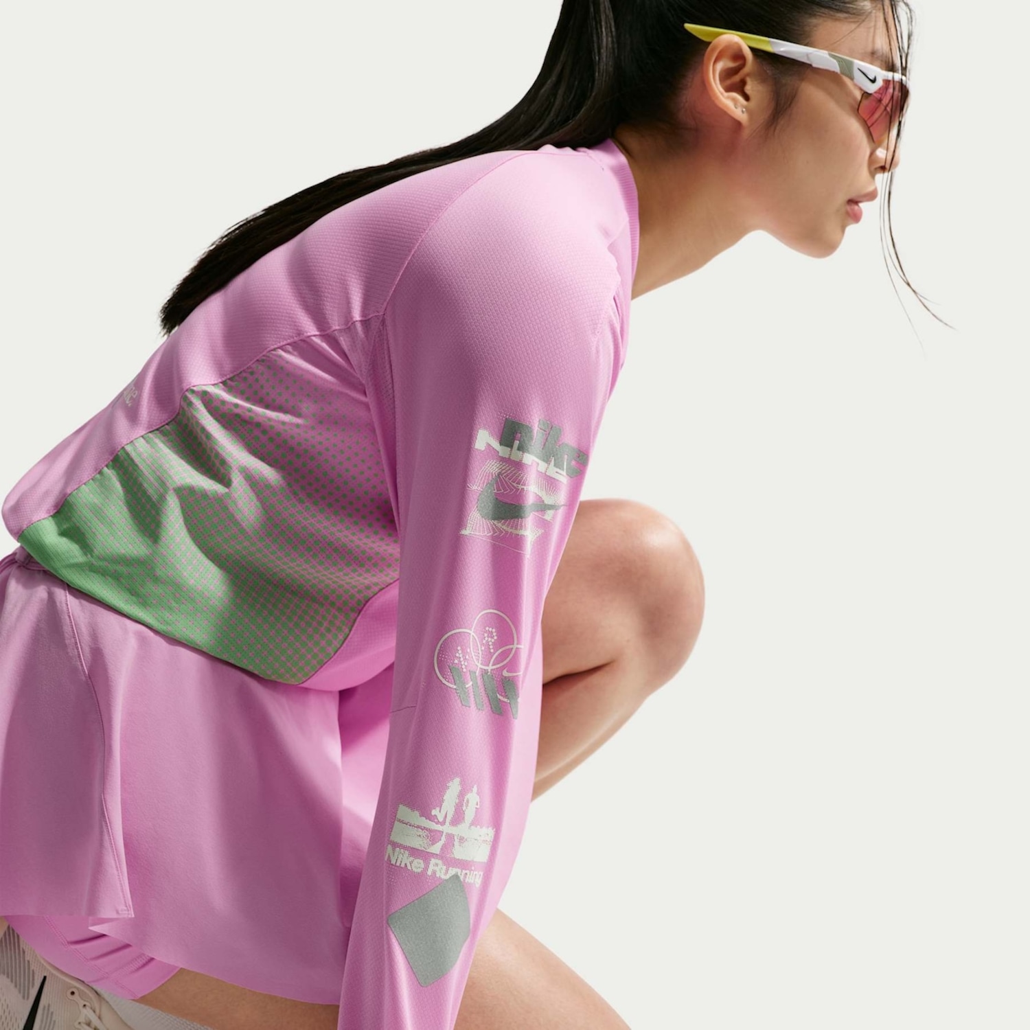 Camiseta Nike Manga Longa Swift Jersey Feminina - Foto 3