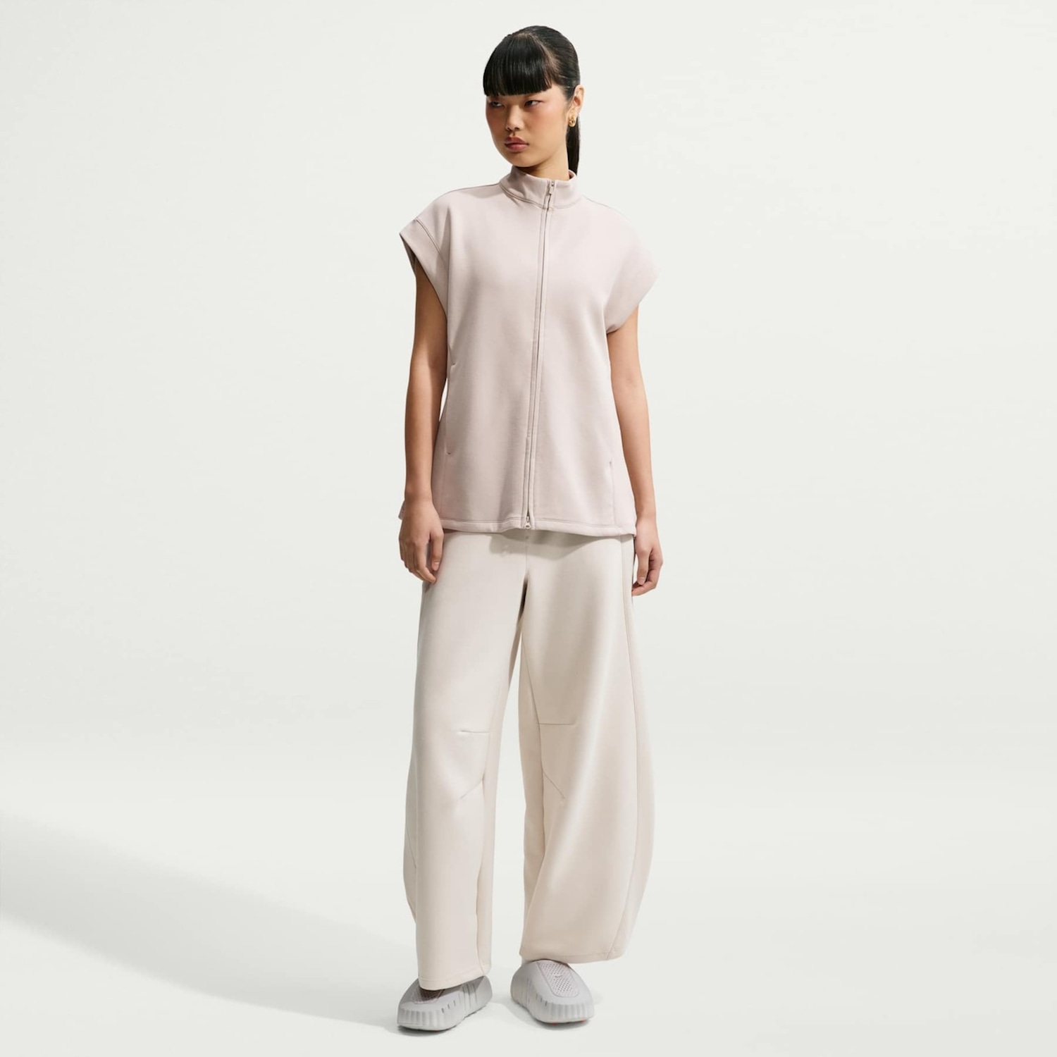 Túnica Dri-FIT Nike 24.7 Soft Knit Feminina - Foto 4