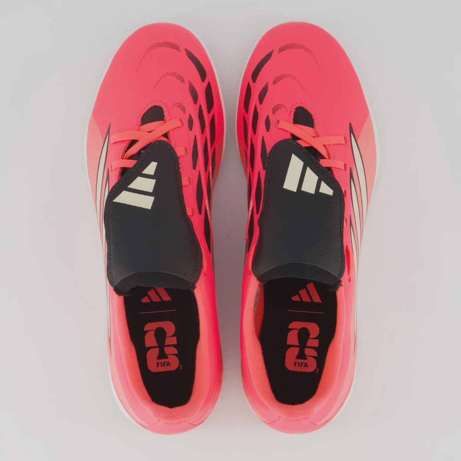 Chuteira de Futsal Adulta adidas Predator Club - Foto 4