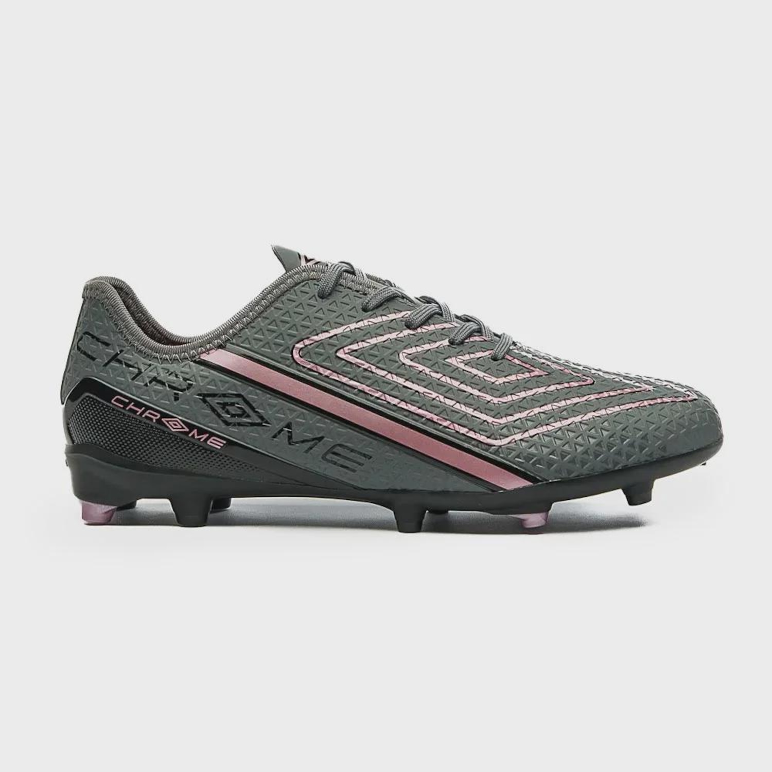 Chuteira de Campo Adulto Umbro Chrome - Foto 1