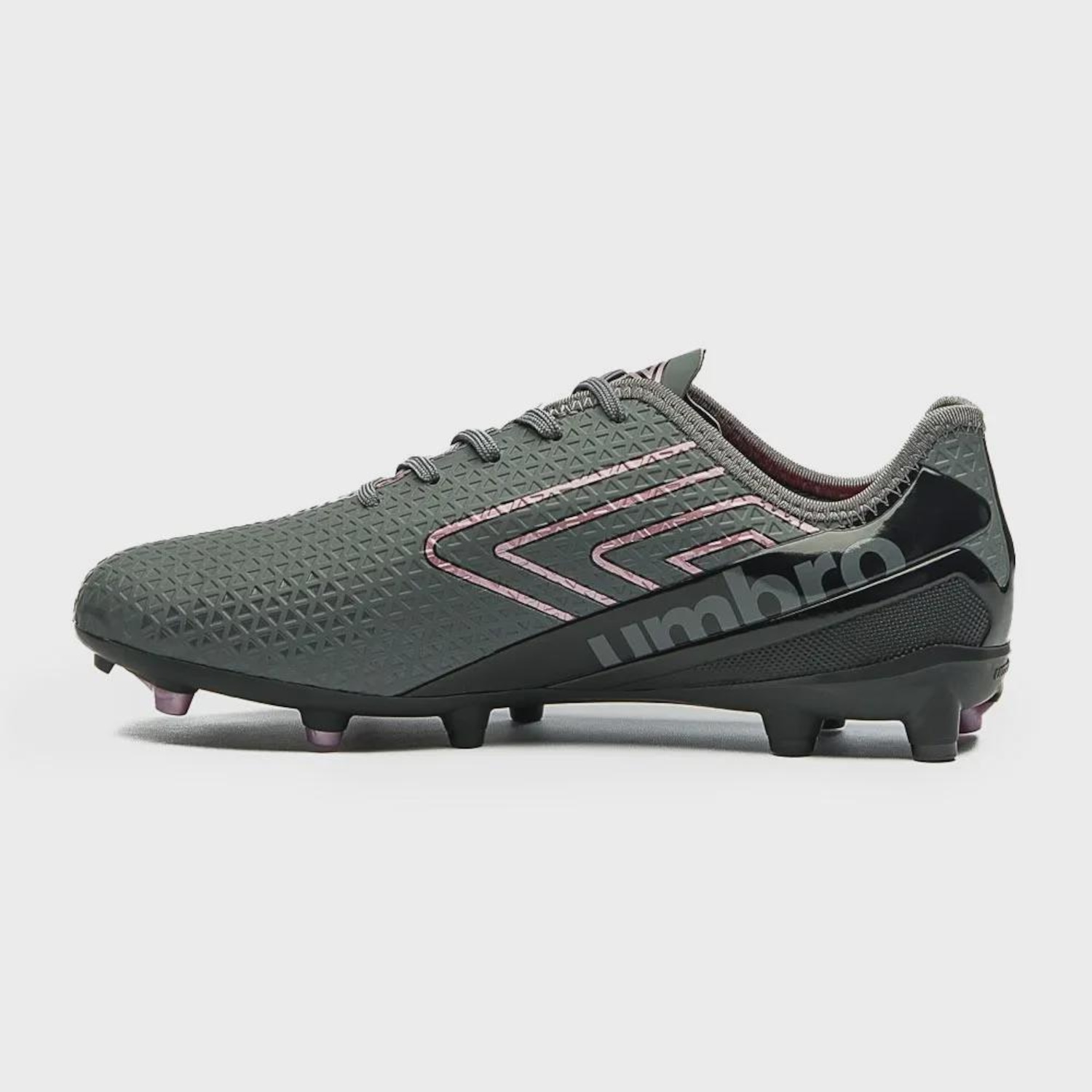 Chuteira de Campo Adulto Umbro Chrome - Foto 3