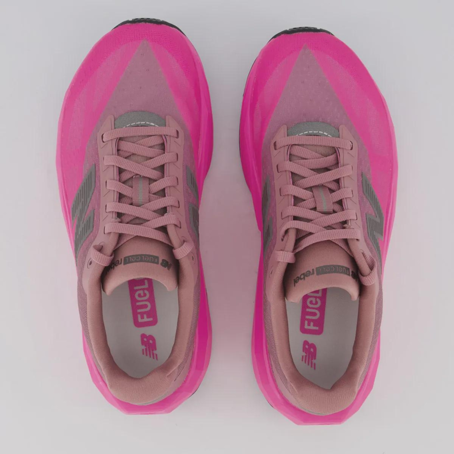 Tênis Feminino New Balance Fuelcell Rebel V5 - Foto 4