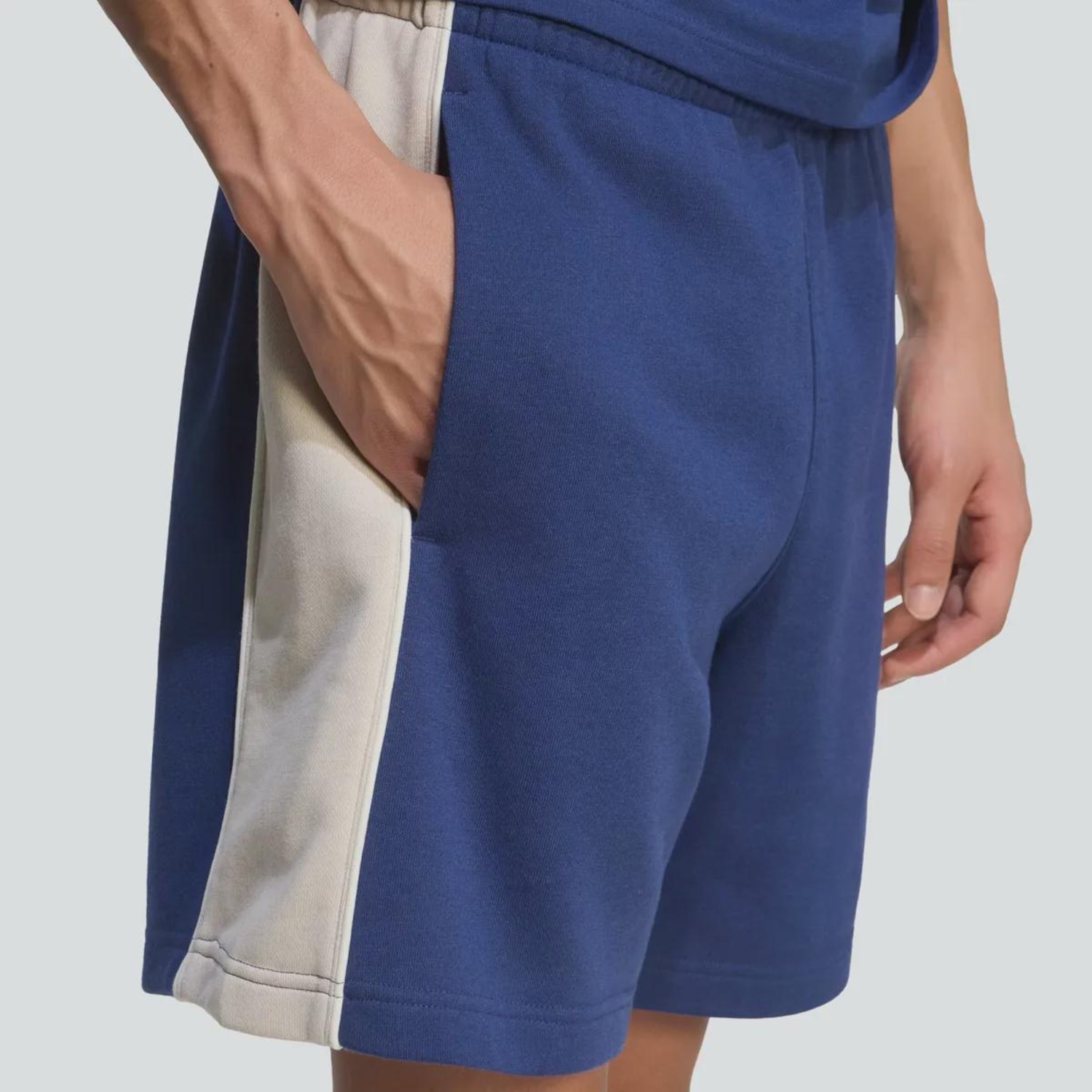 Shorts adidas Seasonals Masculino - Foto 3