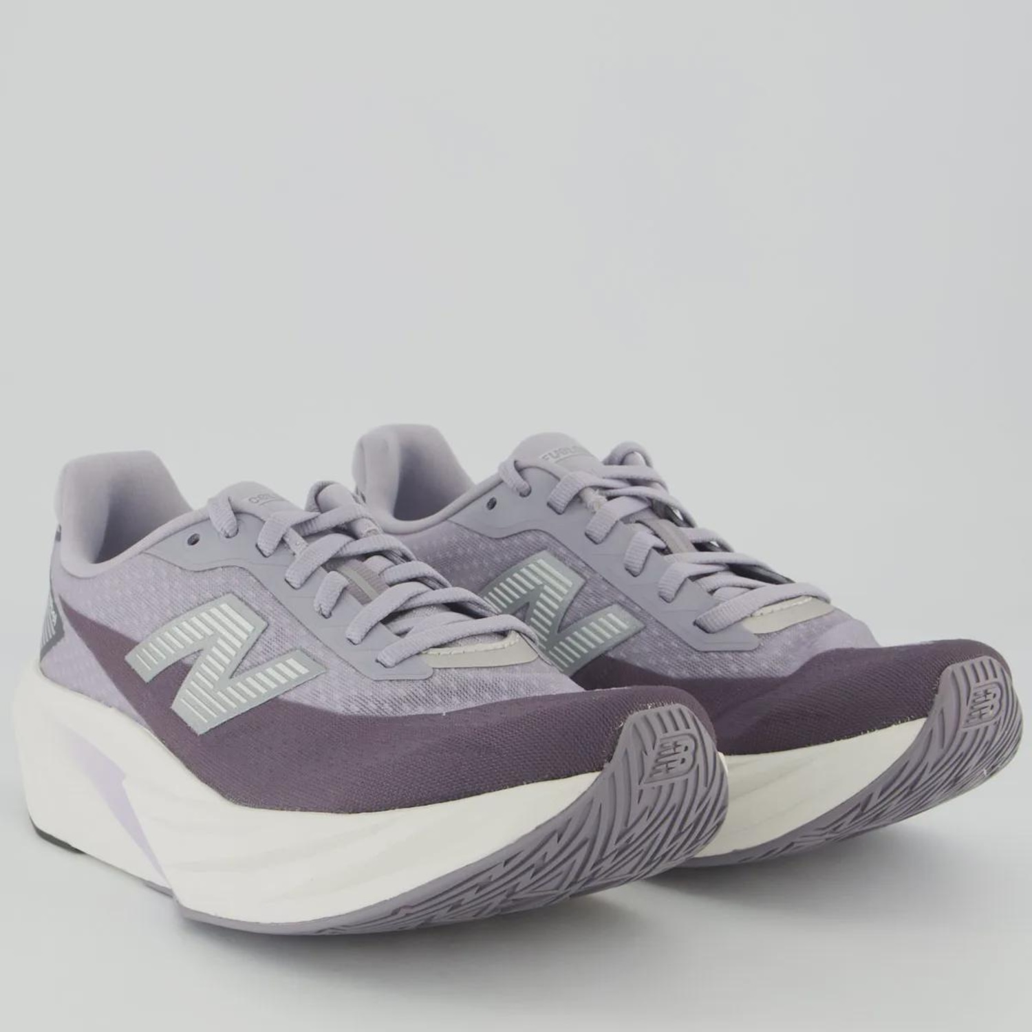 Tênis Feminino New Balance Fuelcell Rebel V5 - Foto 2