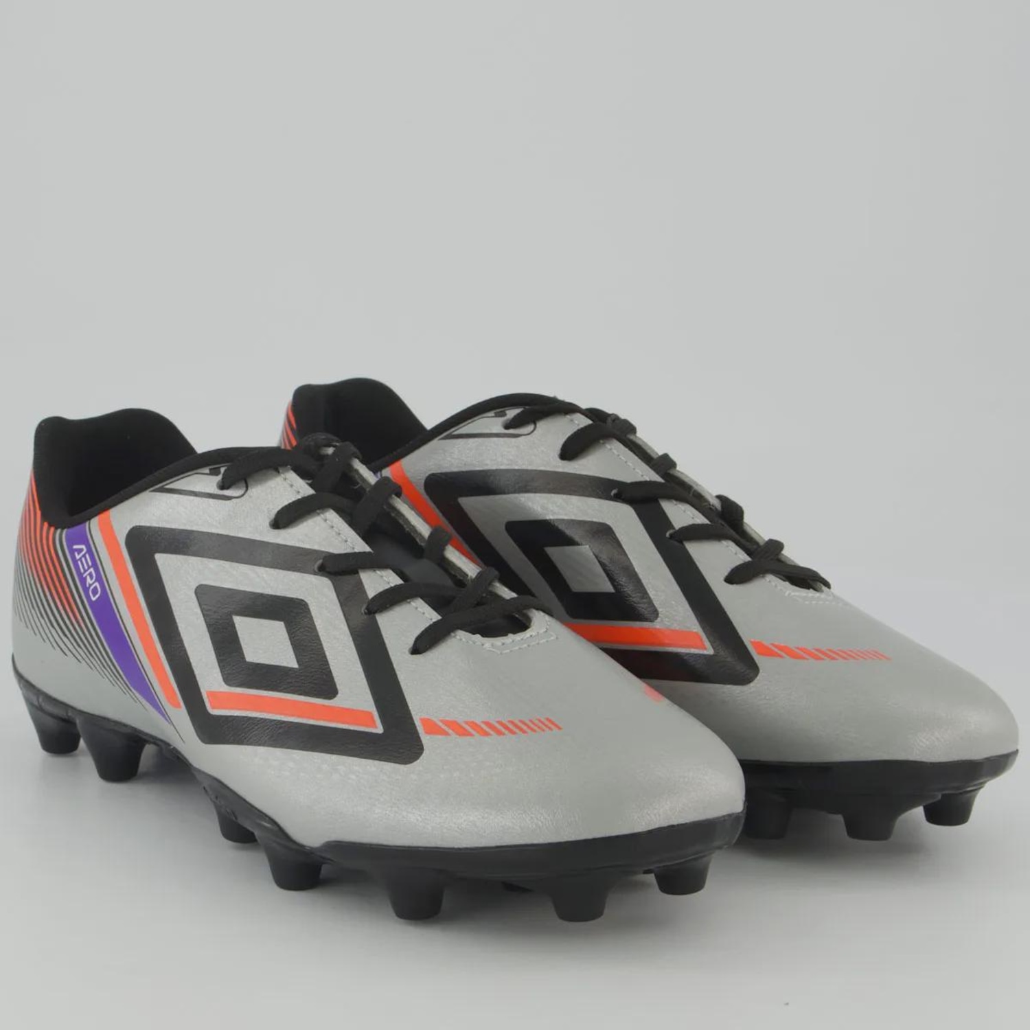 Chuteira de Campo Adulto Umbro Aerodynamic - Foto 2