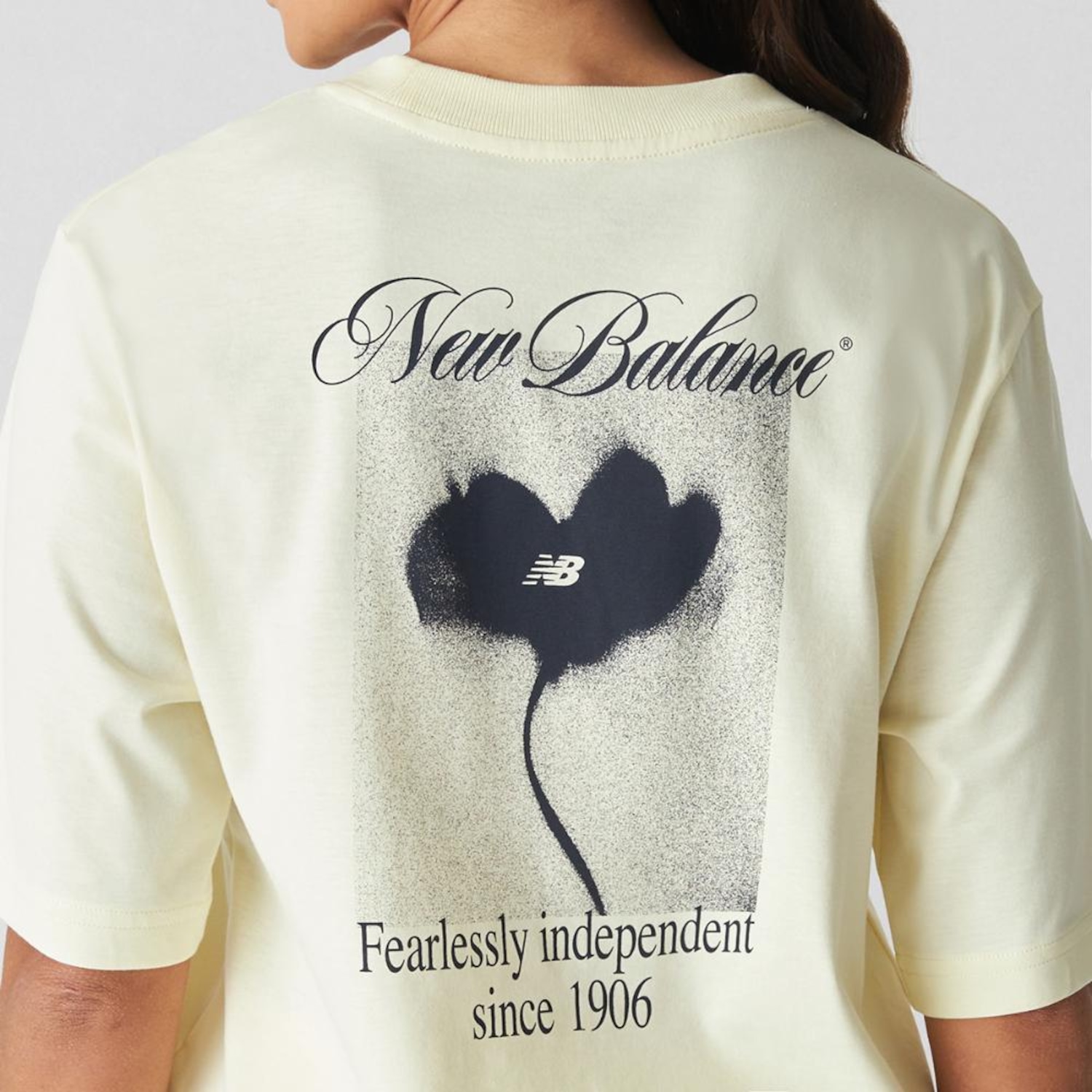 Camiseta Pressed Flowers New Balance Feminina - Foto 3
