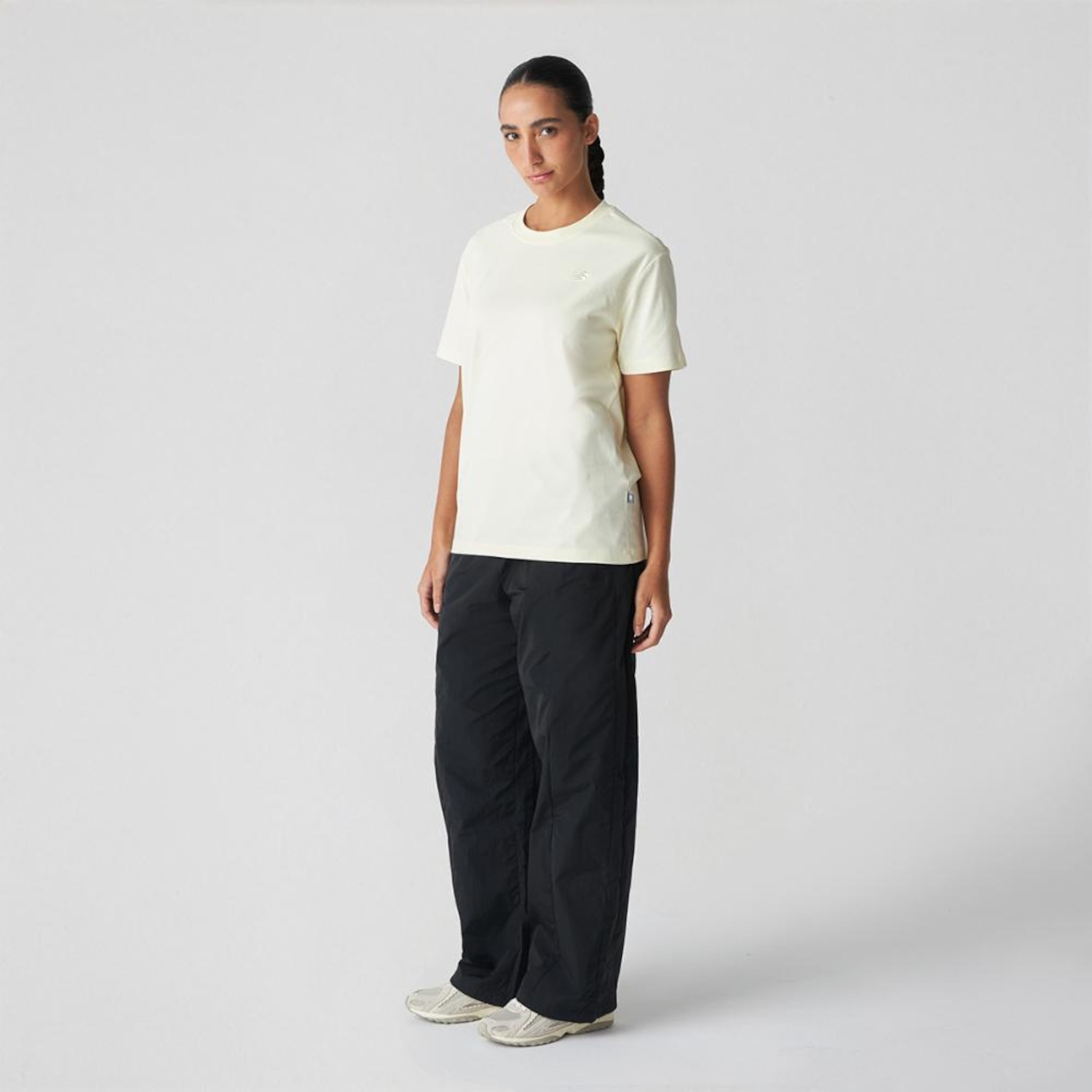 Camiseta Small Logo New Balance Feminina - Foto 4