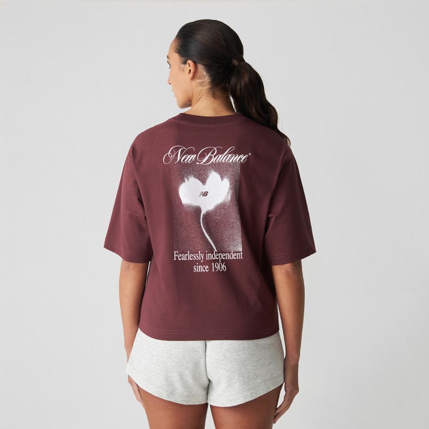 Camiseta Pressed Flowers New Balance Feminina - Foto 3