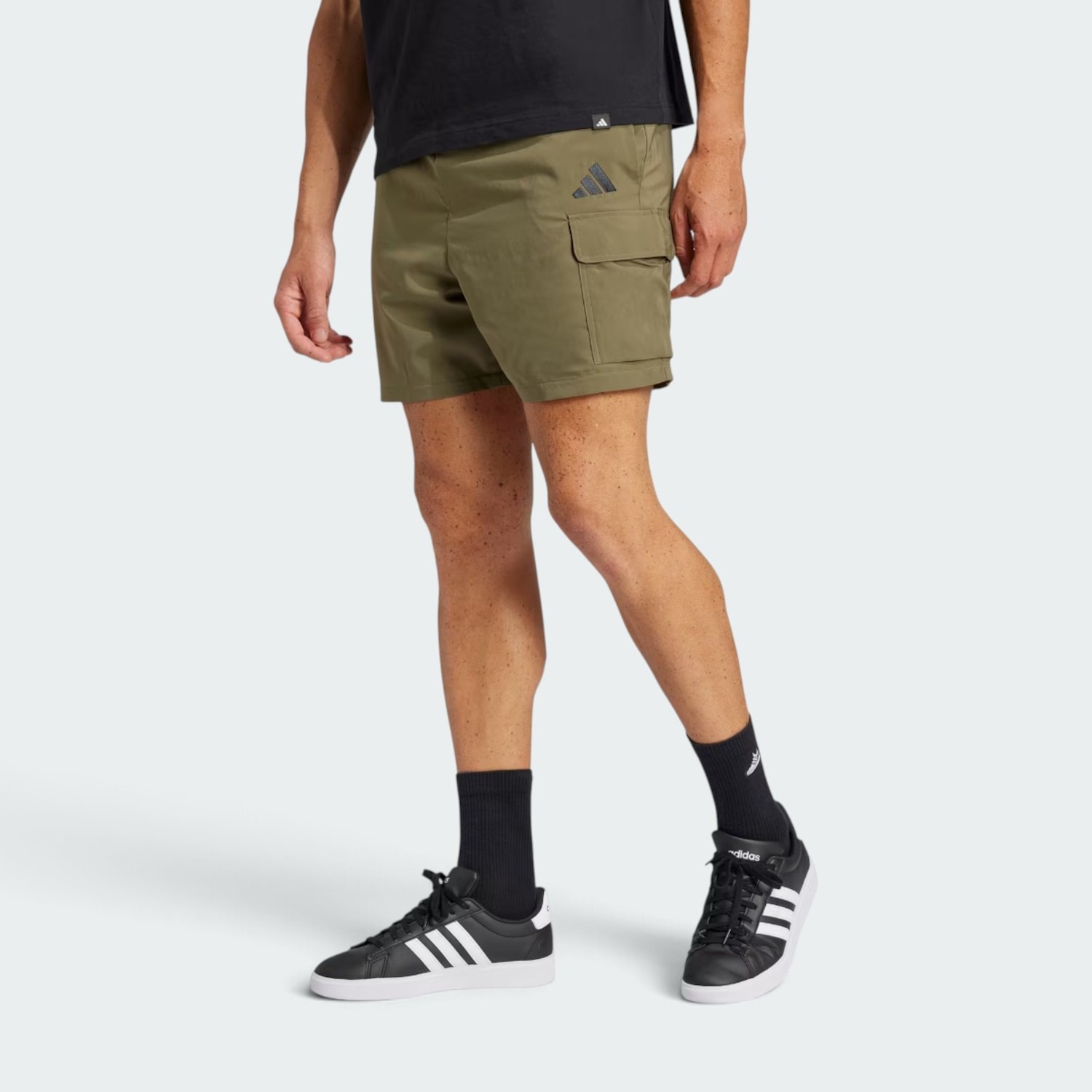 Shorts Cargo adidas Essentials Chelsea Logo Pequeno Masculino - Foto 3