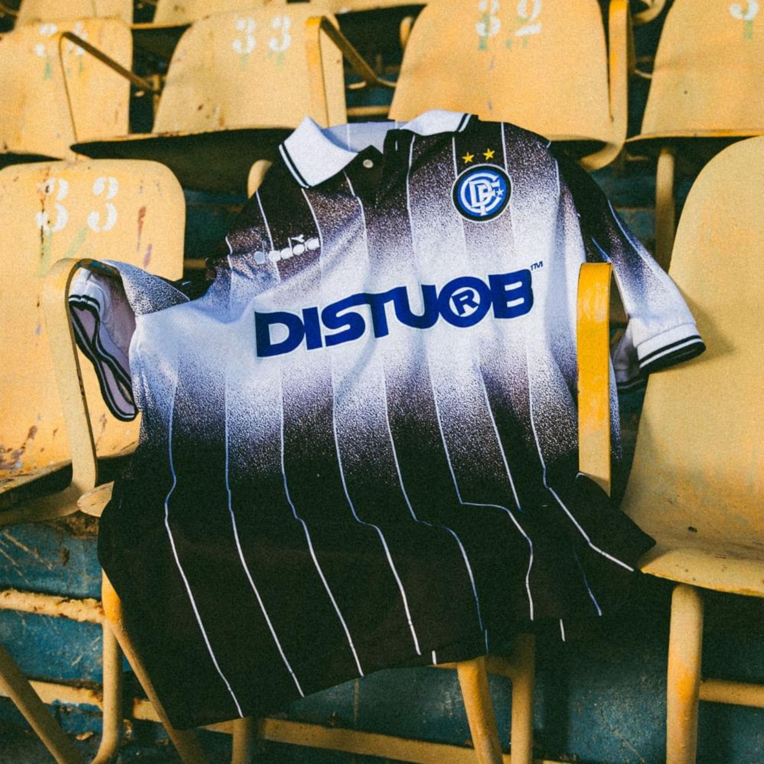 Camisa Disturb x Diadora D.F.C. Jersey Unissex - Foto 4