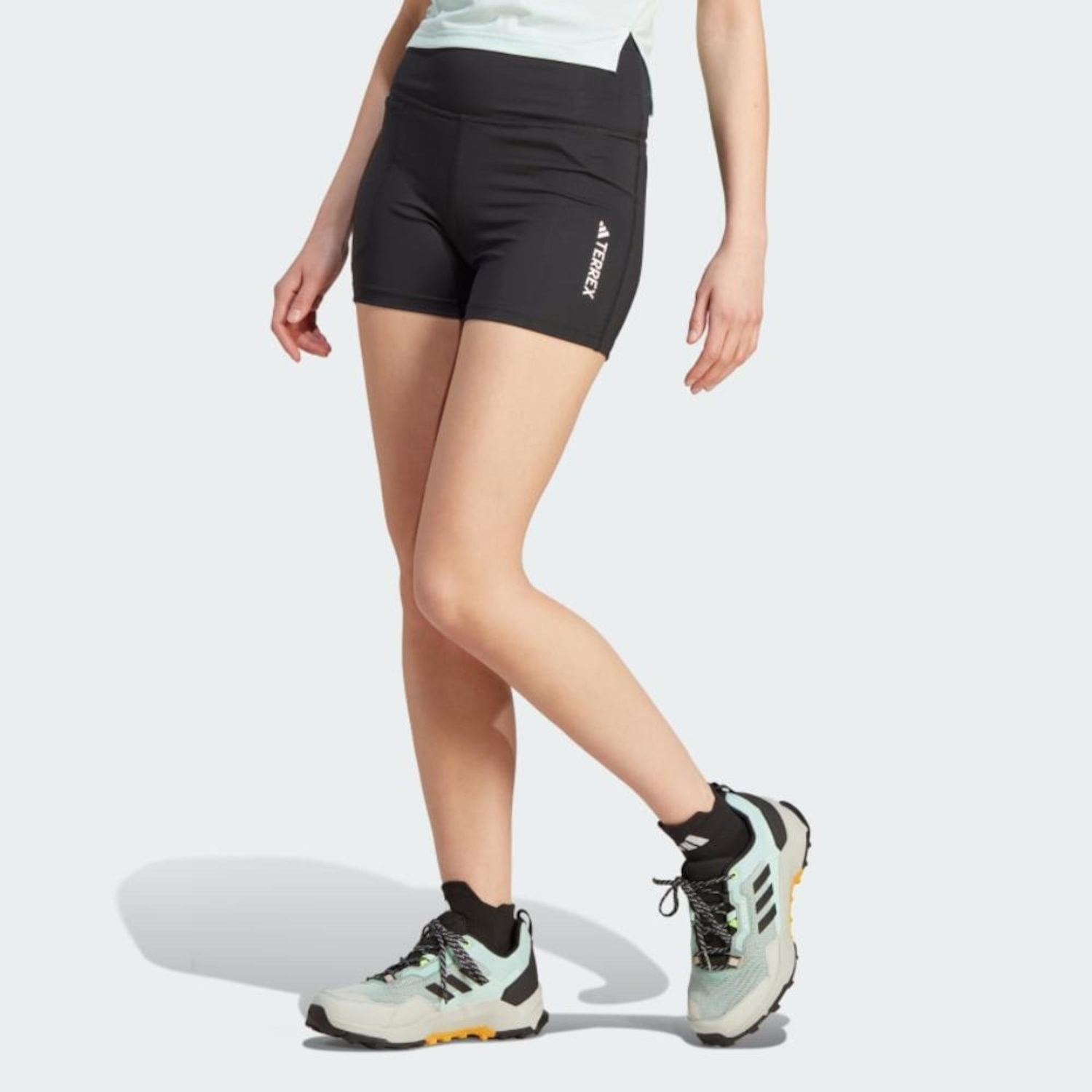 Short adidas Feminino Terrex IB1892 Meia Coxa Fitness - Foto 1