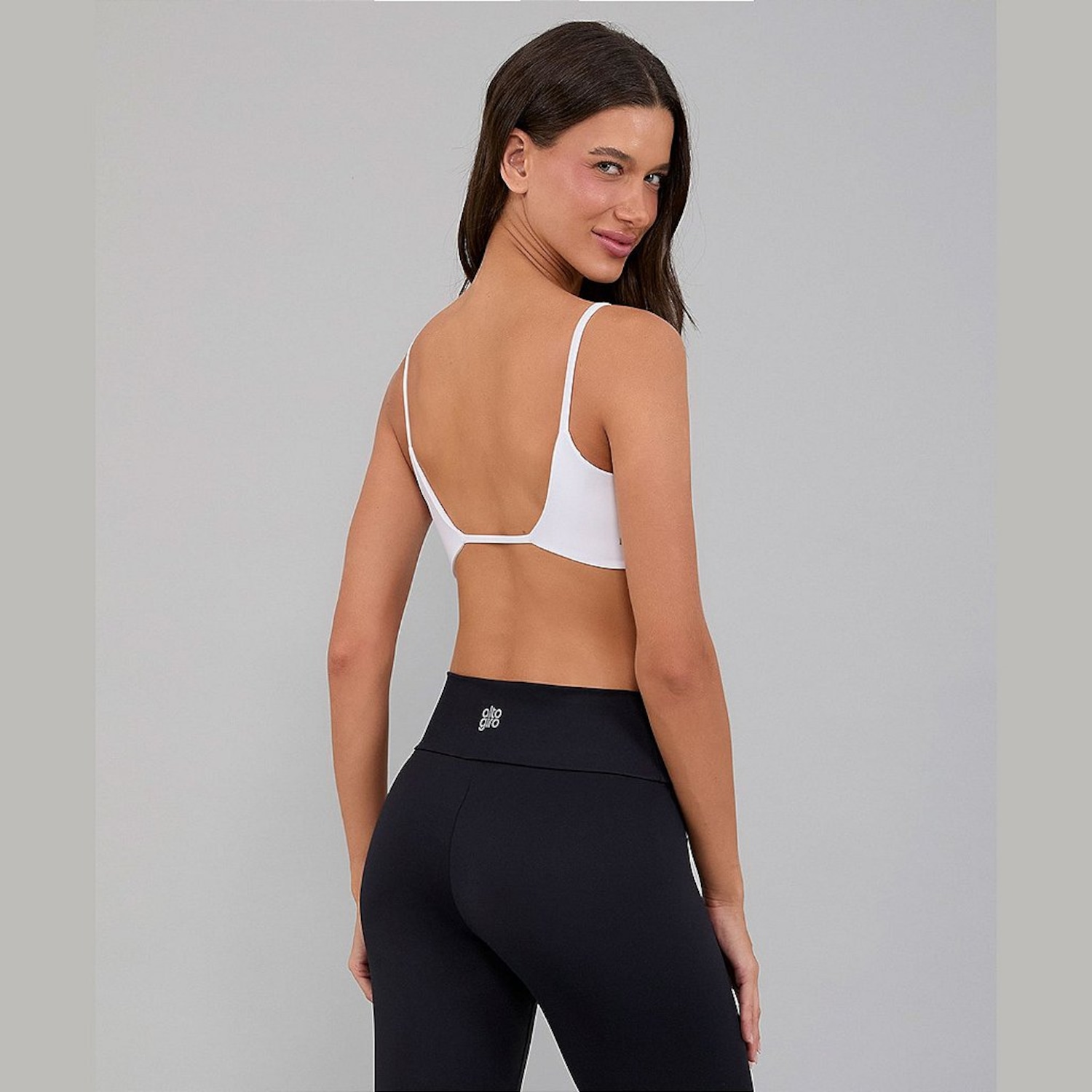 Top Alto Giro Eterno Liso Costas Decotada Feminino - Foto 4