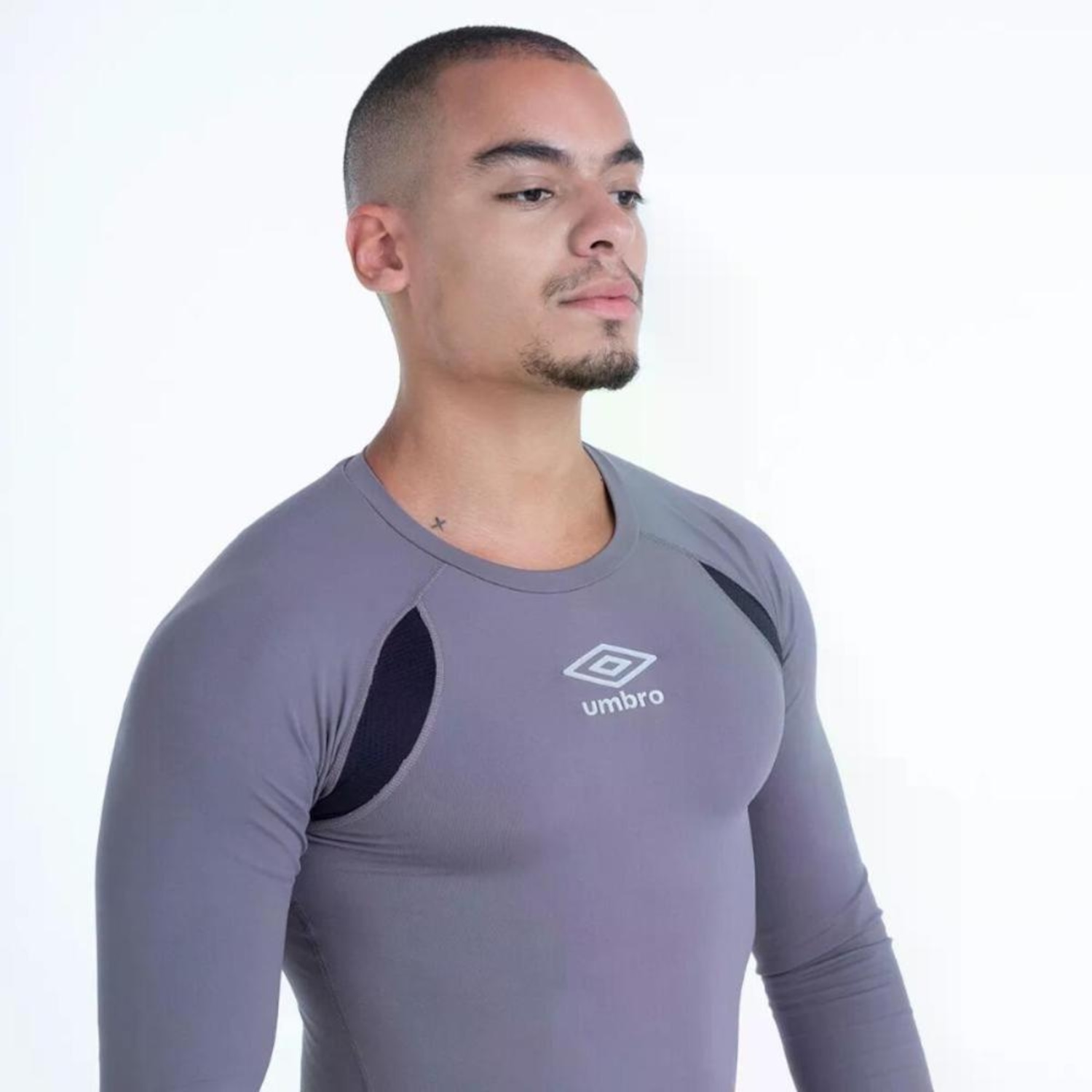 Camisa Térmica Manga Longa Umbro Diamond Elite Masculina - Foto 4