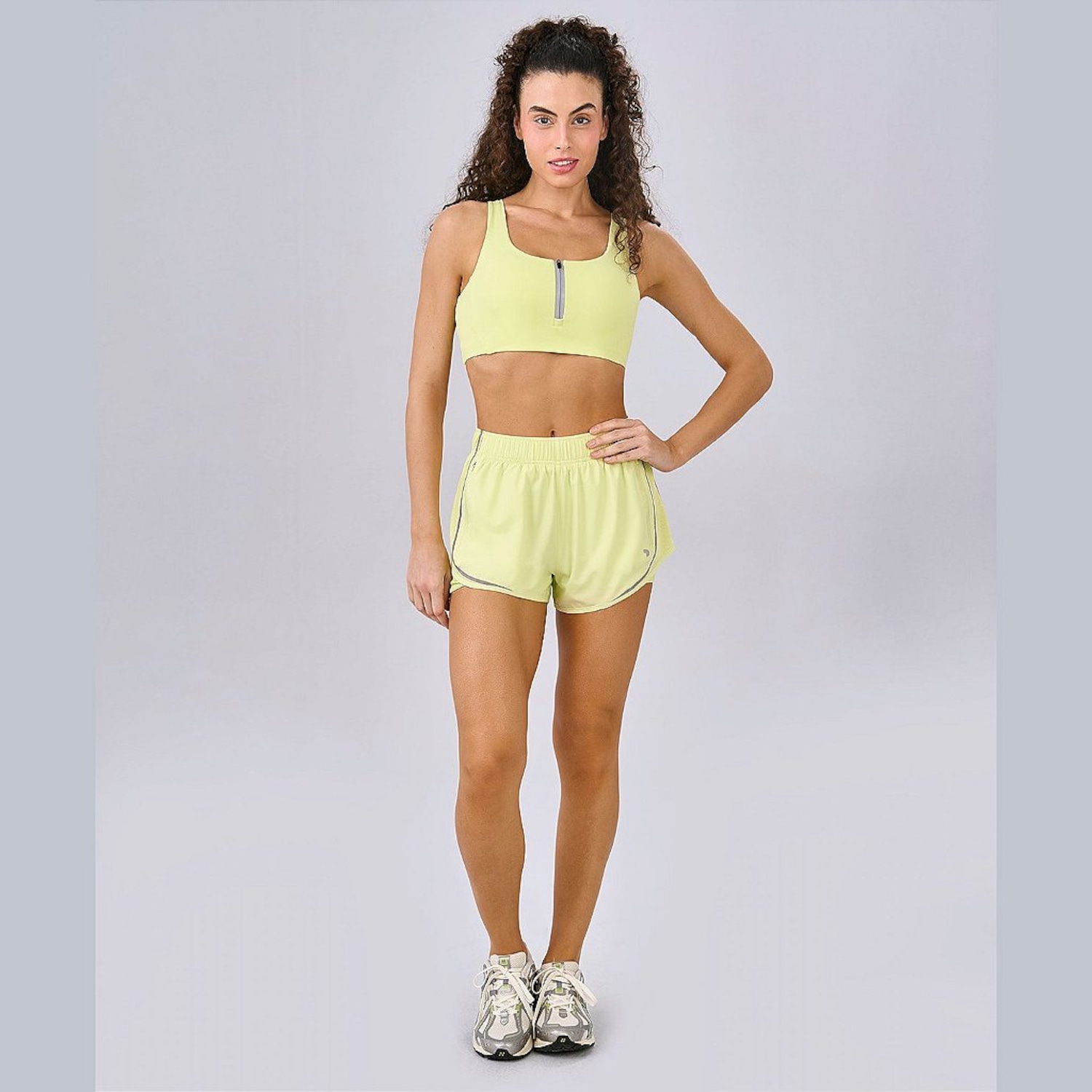 Shorts Alto Giro Sobreposto Refletivo Feminino - Foto 4