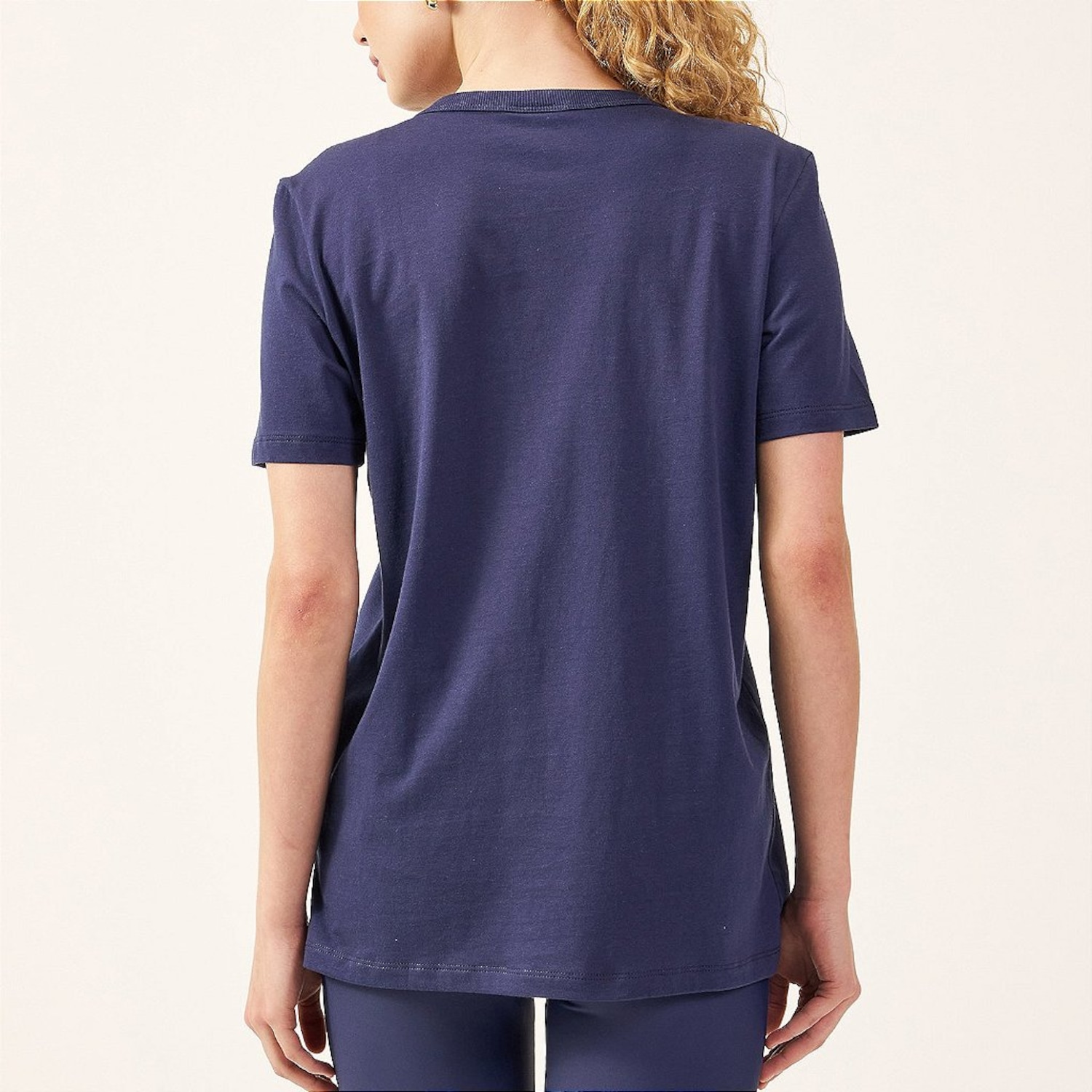 Camiseta Colcci Comfort Com Relevo Feminina - Foto 2