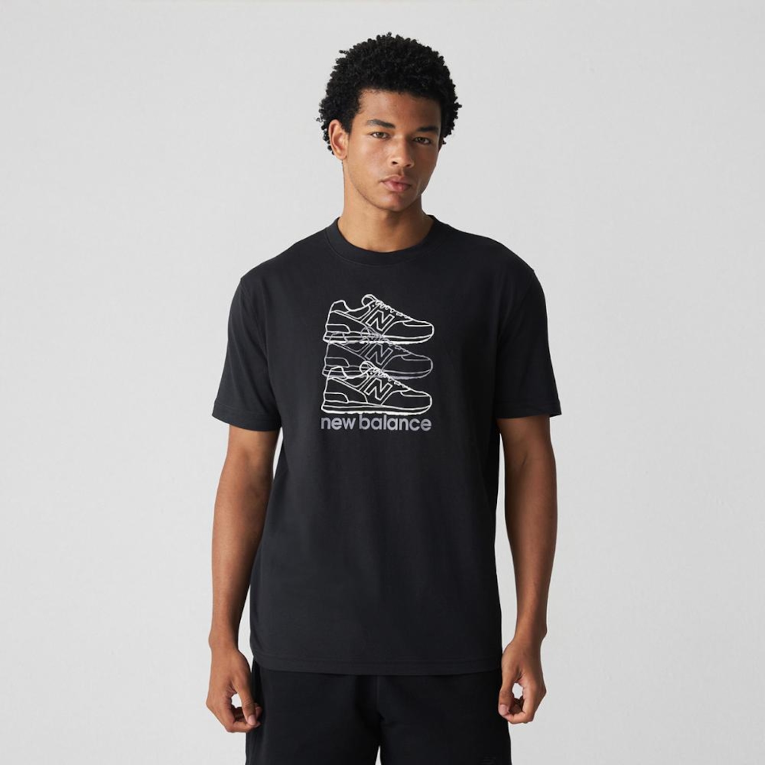 Camiseta New Balance Layered 574 Masculina - Foto 1