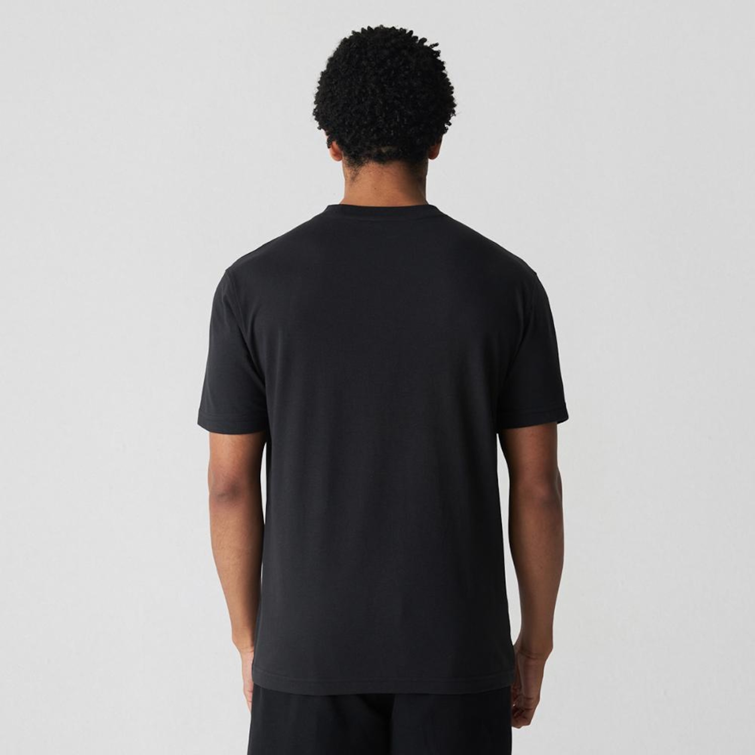 Camiseta New Balance Layered 574 Masculina - Foto 3
